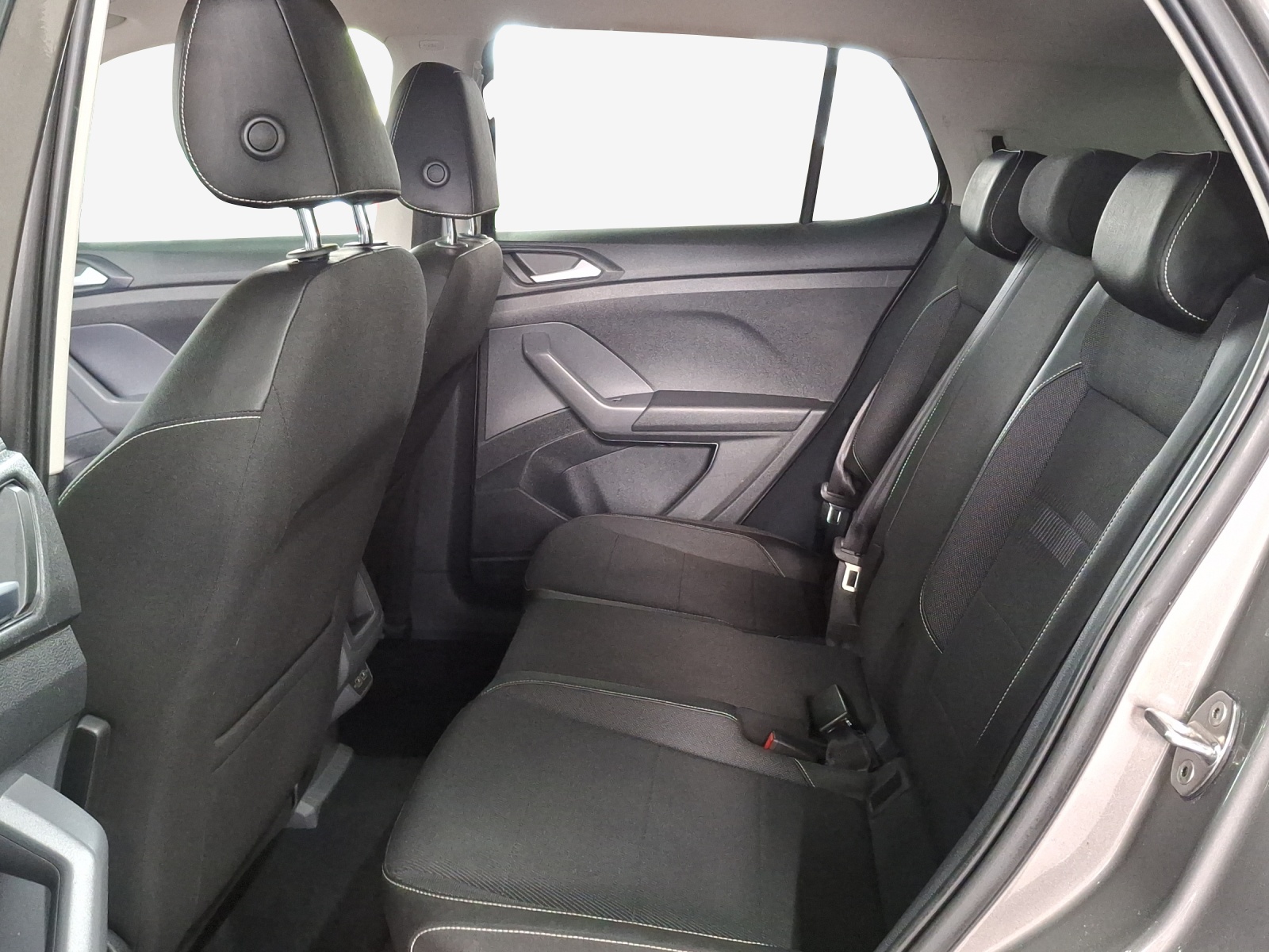 VW T-Cross 1.0 TSI Life-image-11