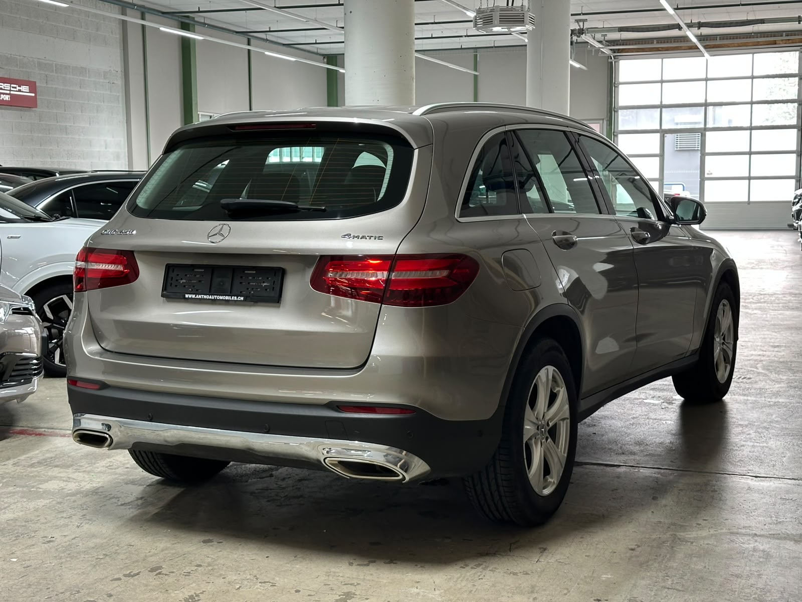 MERCEDES-BENZ GLC 250 Exclusive 4Matic 9G-Tronic-image-4
