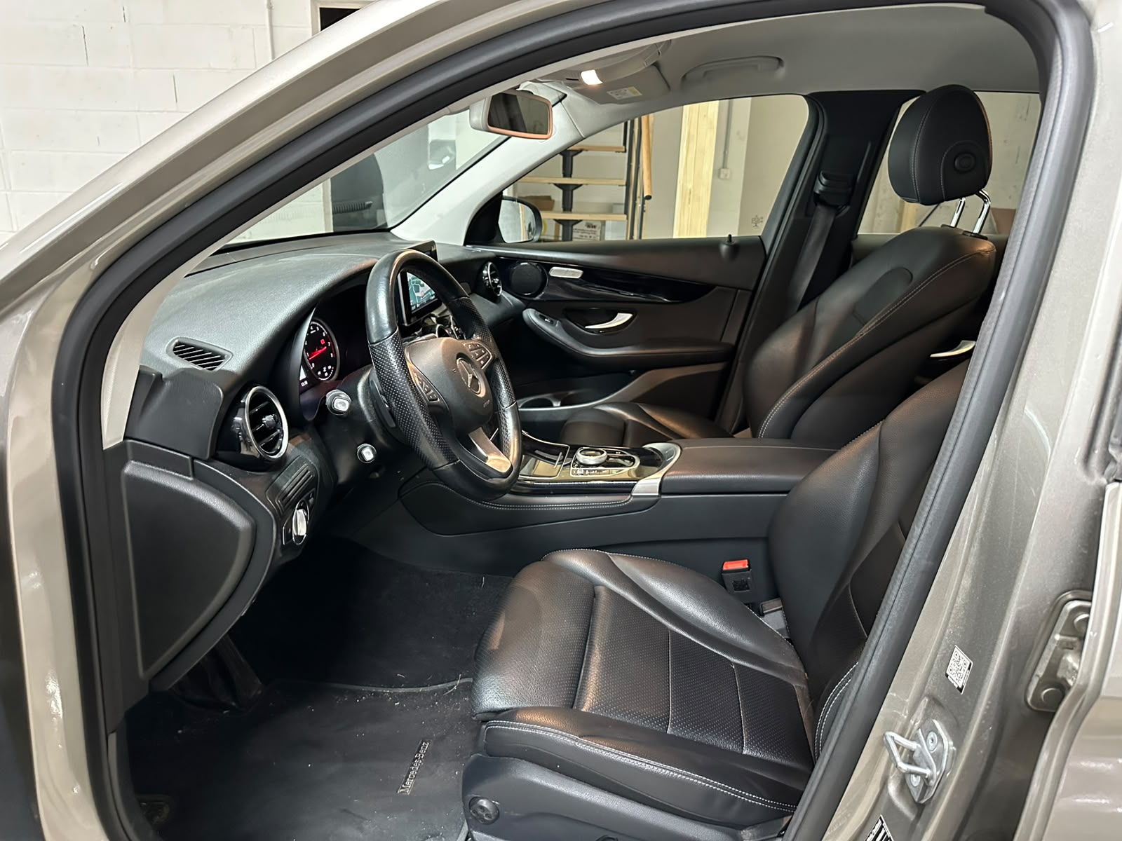 MERCEDES-BENZ GLC 250 Exclusive 4Matic 9G-Tronic-image-9