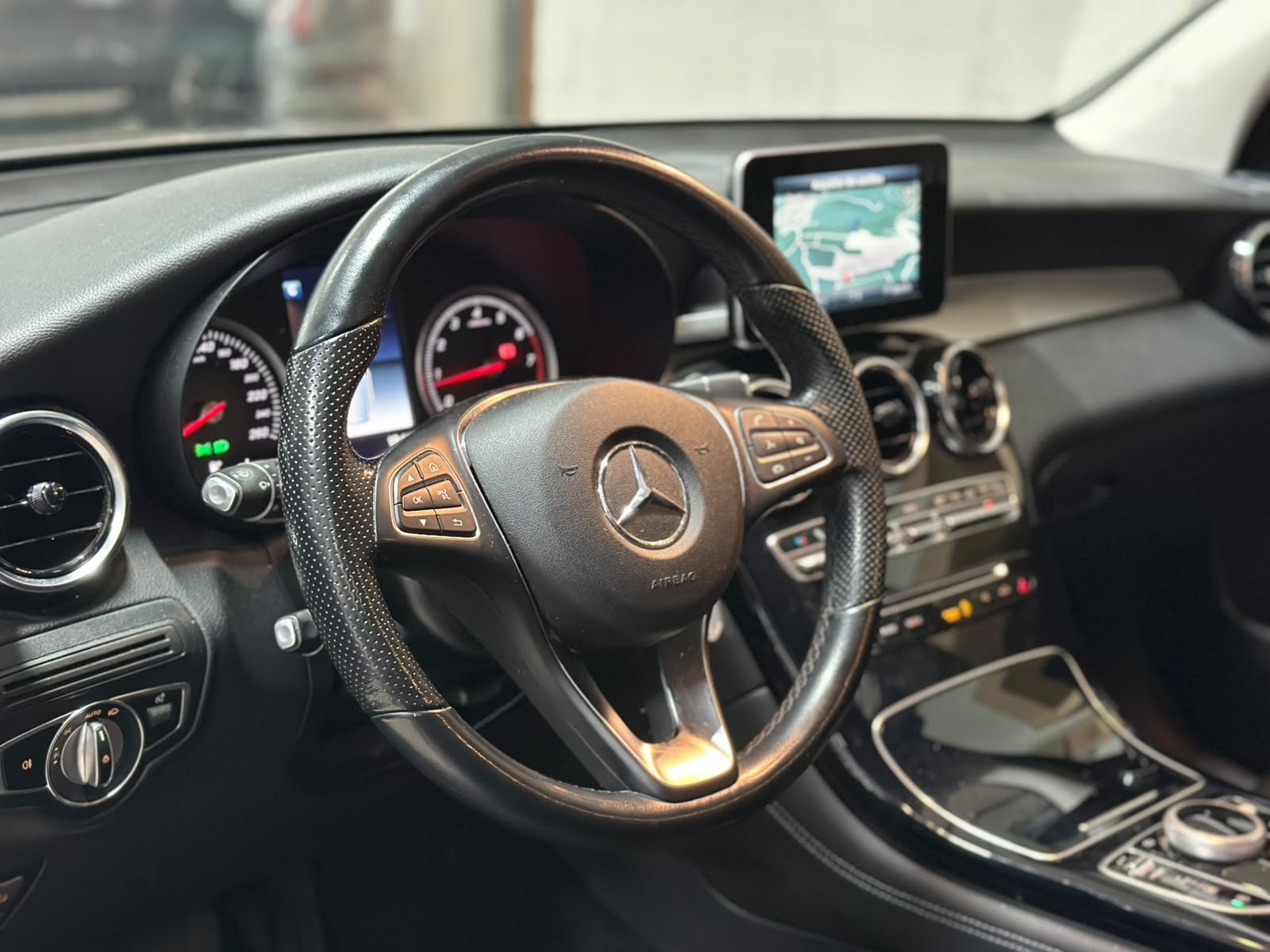 MERCEDES-BENZ GLC 250 Exclusive 4Matic 9G-Tronic-image-8
