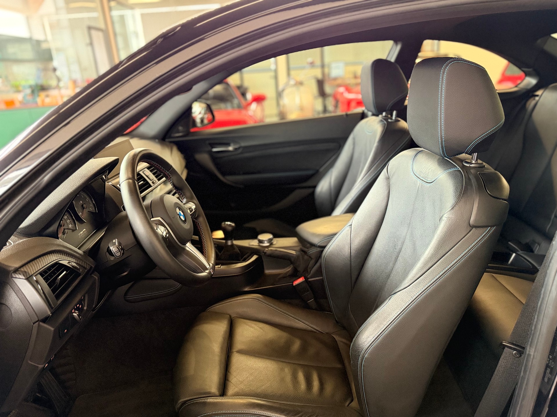 BMW M2 370 PS * SCHALTGETRIEBE MANUELL *-image-9