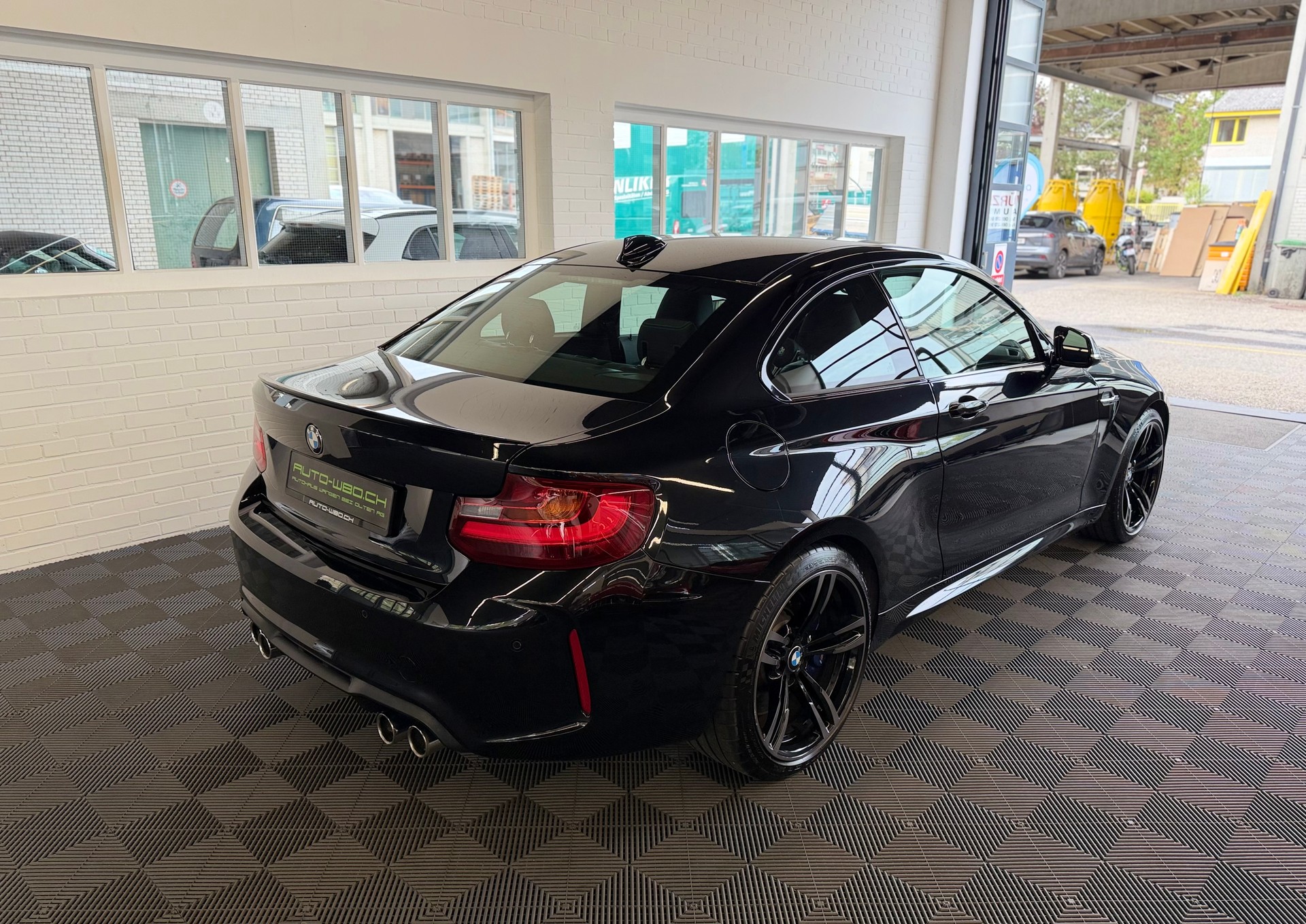 BMW M2 370 PS * SCHALTGETRIEBE MANUELL *-image-2