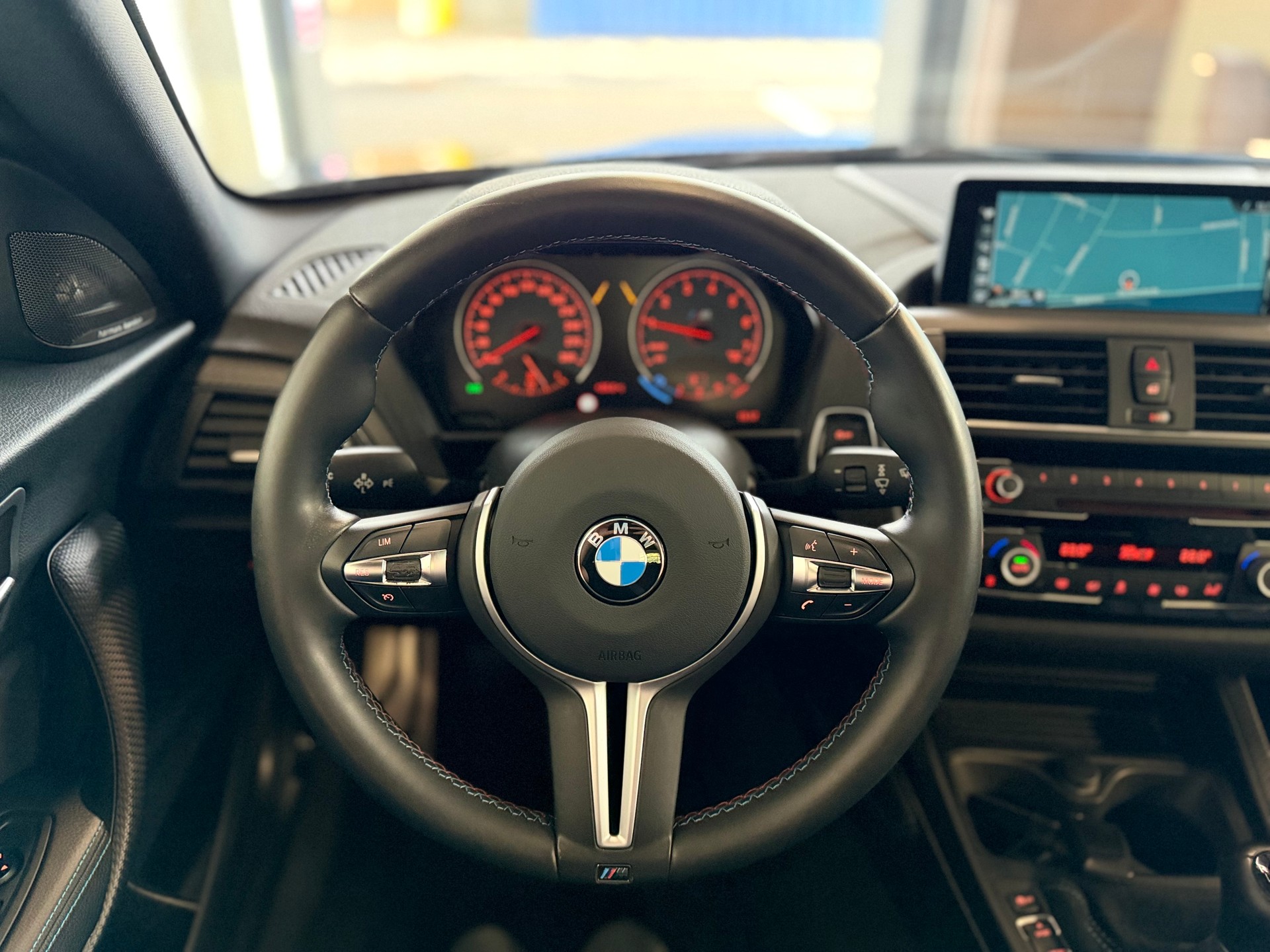BMW M2 370 PS * SCHALTGETRIEBE MANUELL *-image-13