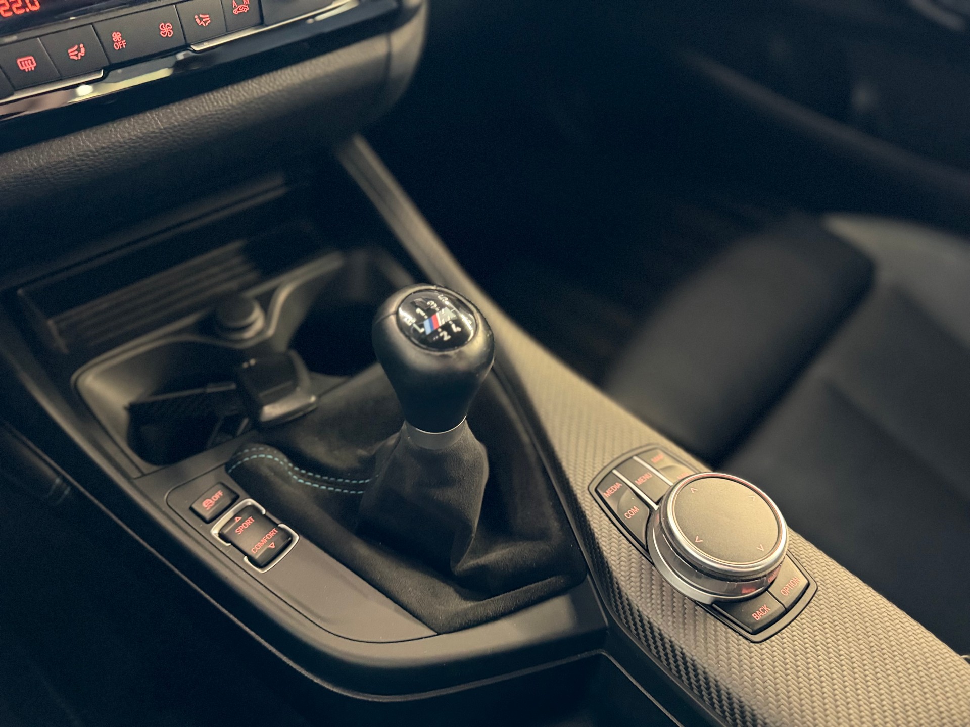 BMW M2 370 PS * SCHALTGETRIEBE MANUELL *-image-18