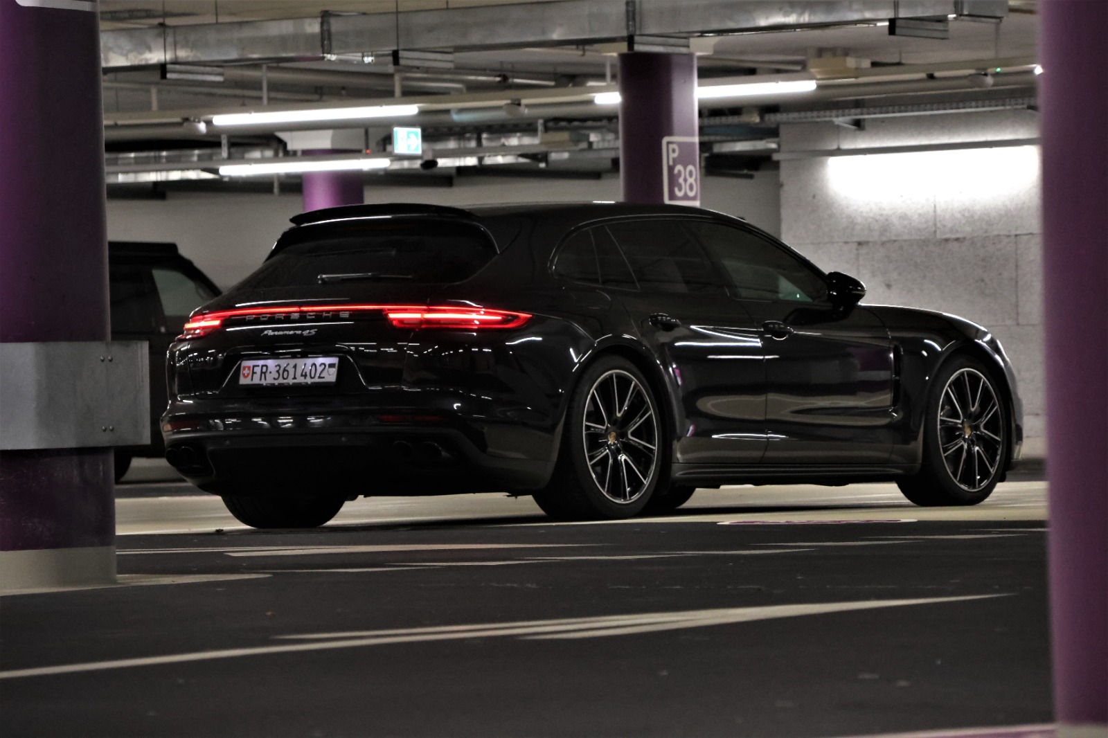 PORSCHE Panamera 4S Sport Turismo PDK-image-2
