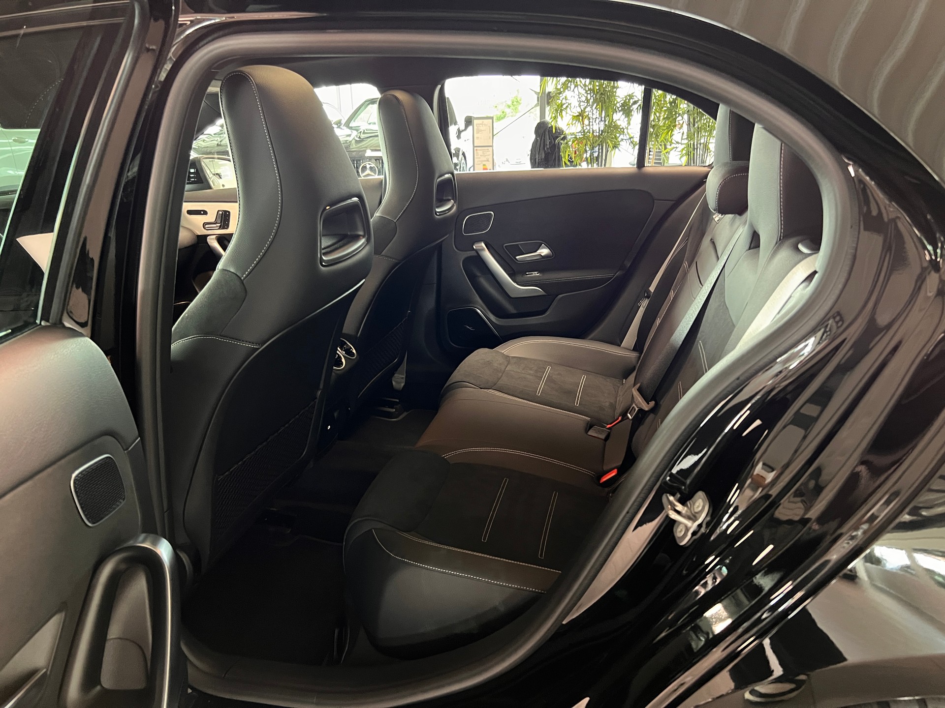 MERCEDES-BENZ A 220 4Matic 8G-DCT-image-7