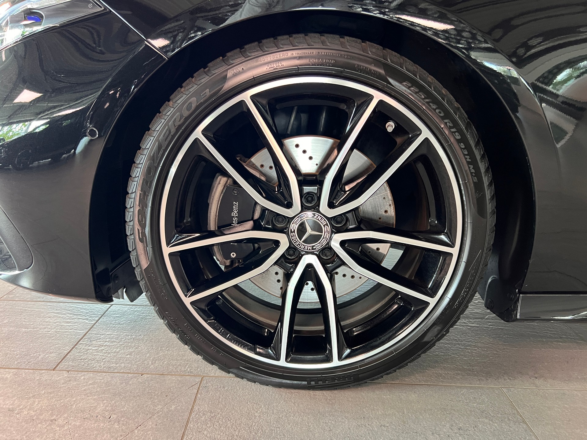 MERCEDES-BENZ A 220 4Matic 8G-DCT-image-5