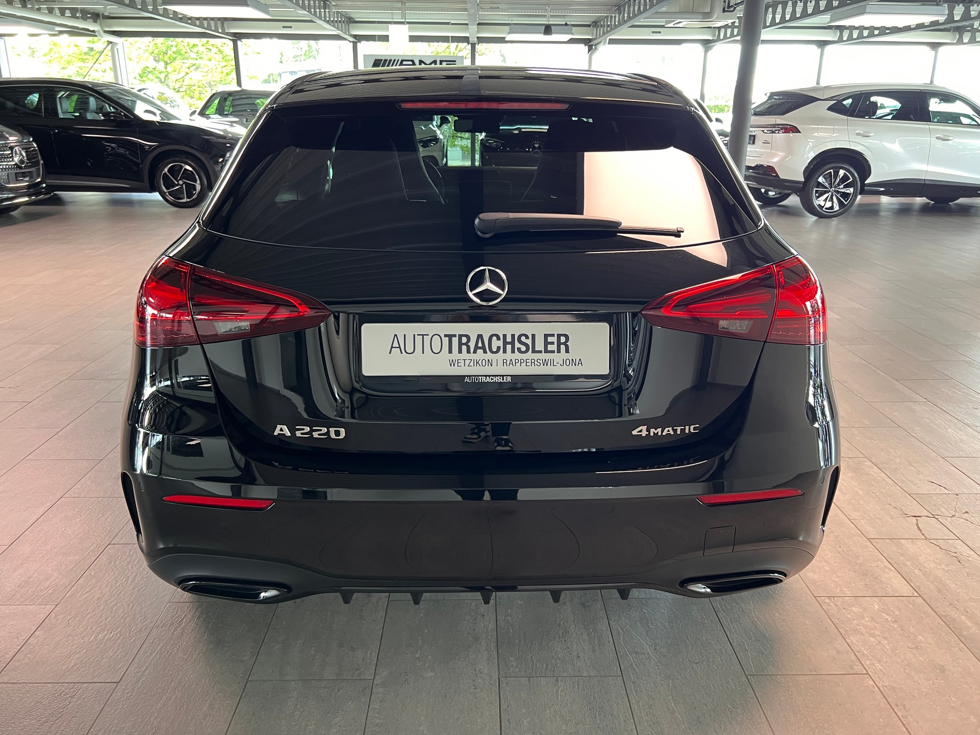 MERCEDES-BENZ A 220 4Matic 8G-DCT-image-4