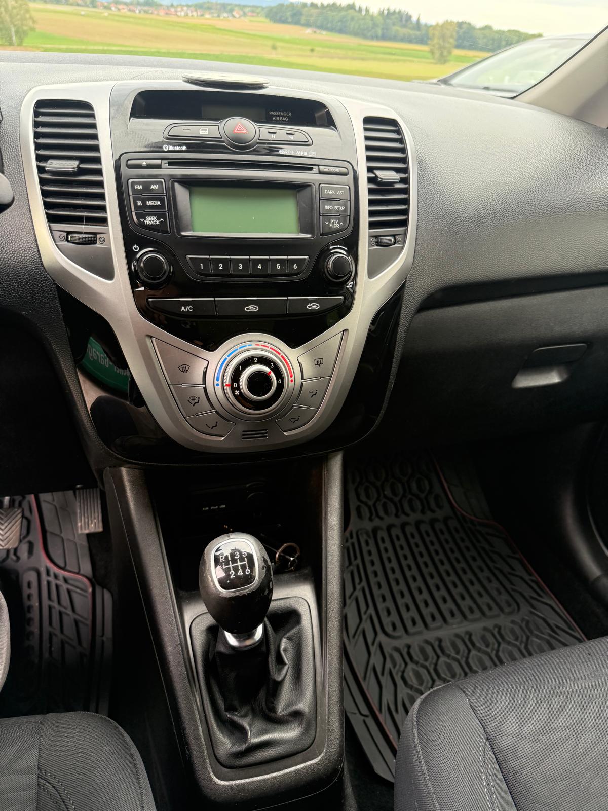 HYUNDAI iX20 1.6 Premium-image-9