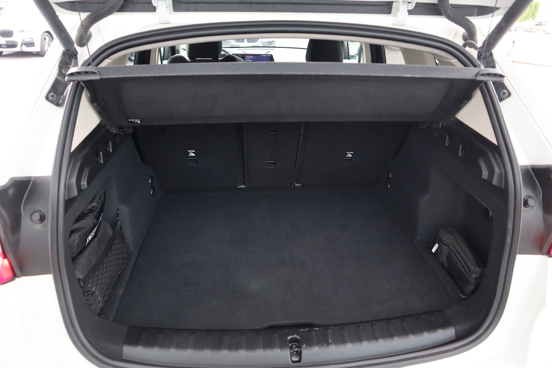 BMW X1 xDrive 20d 48V 4x4 Euro 6-image-12