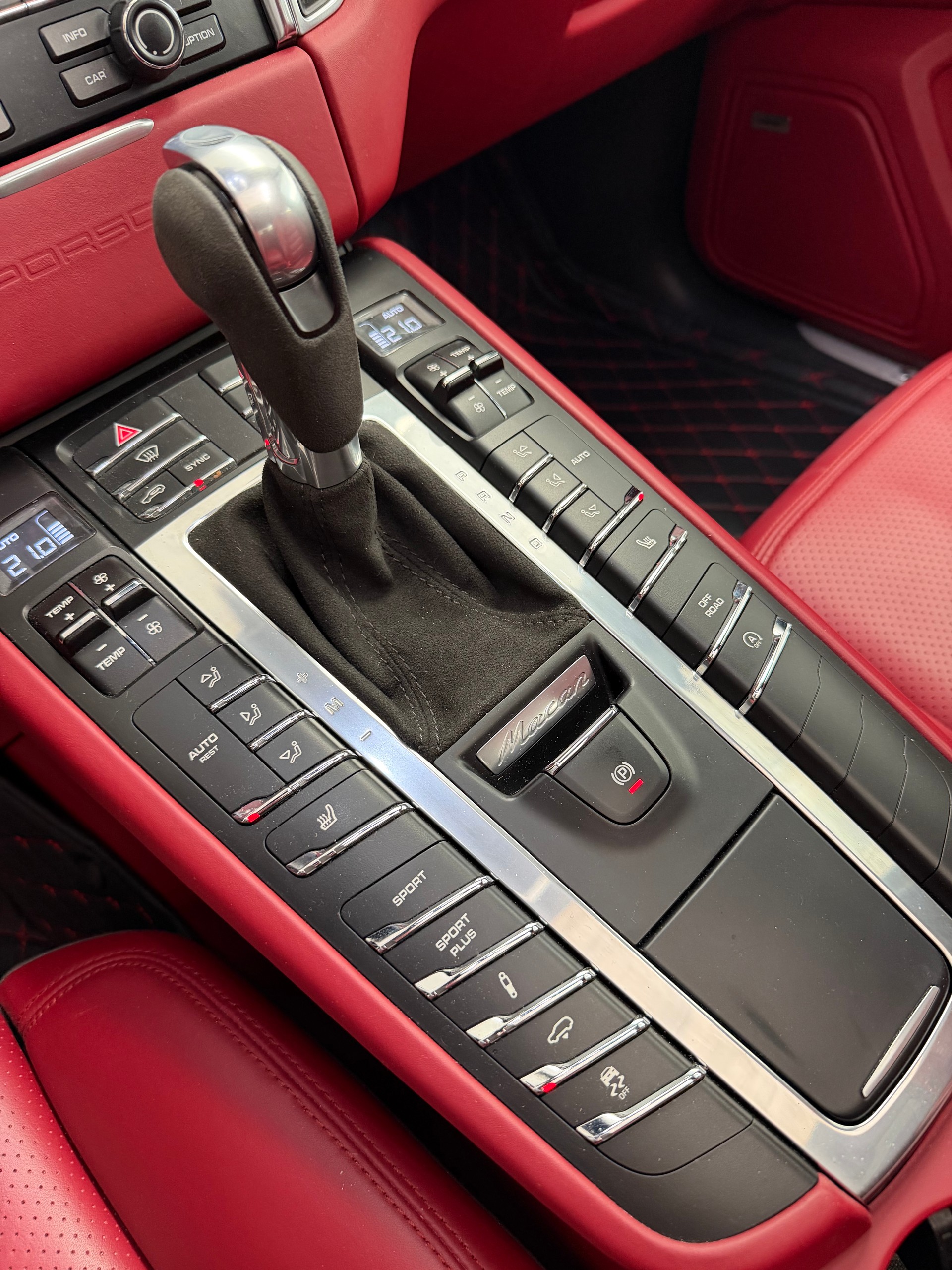 PORSCHE Macan S Diesel PDK-image-17