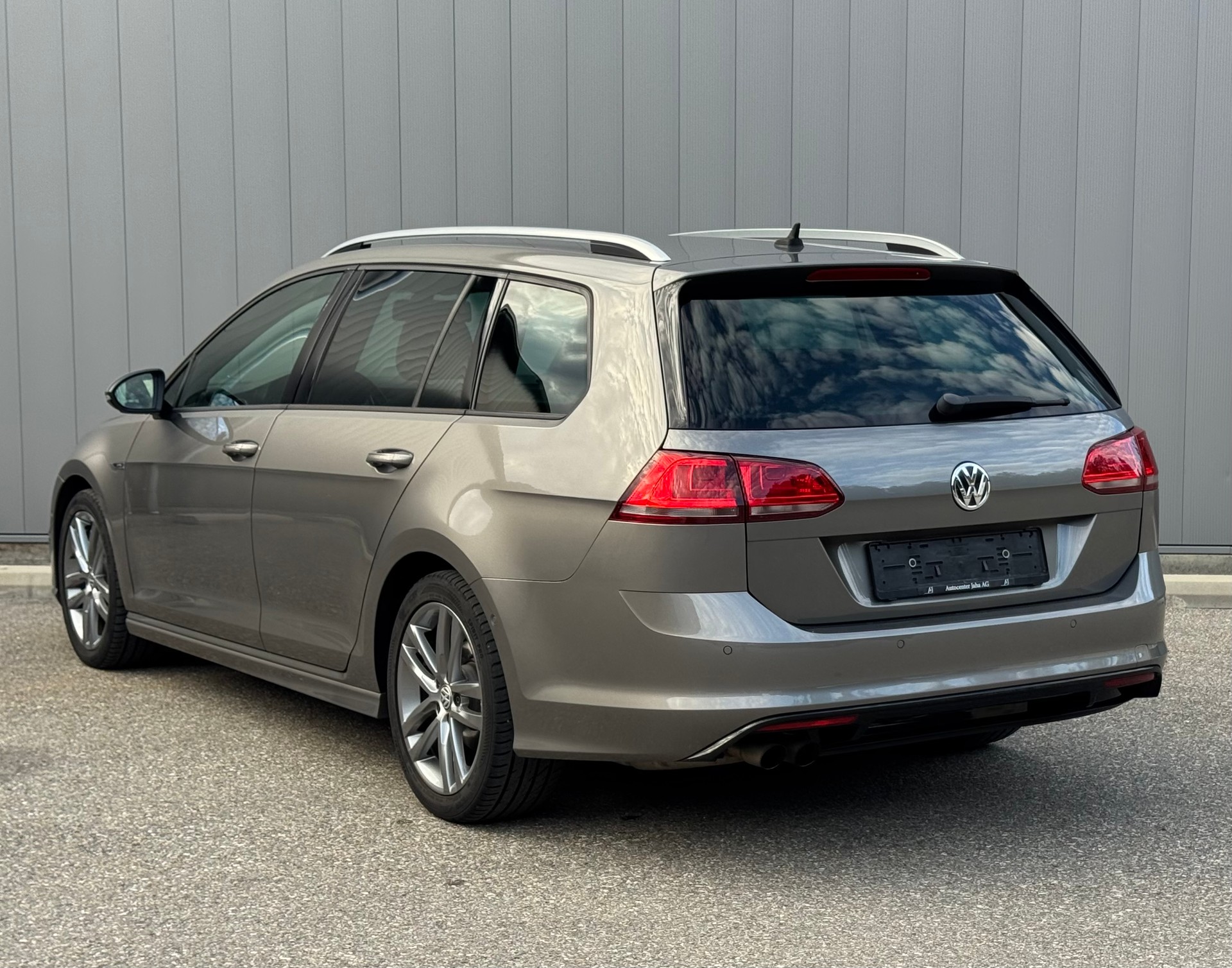 VW 1.4 TSI 150 Lounge R-Line DSG-image-2