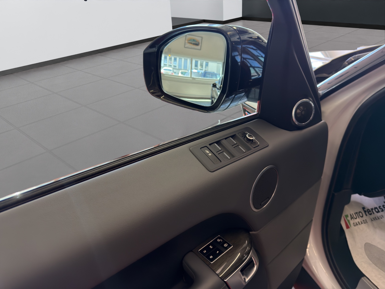 LAND ROVER Range Rover Sport 3.0 SDV6 HSE Dynamic Automatic-image-19