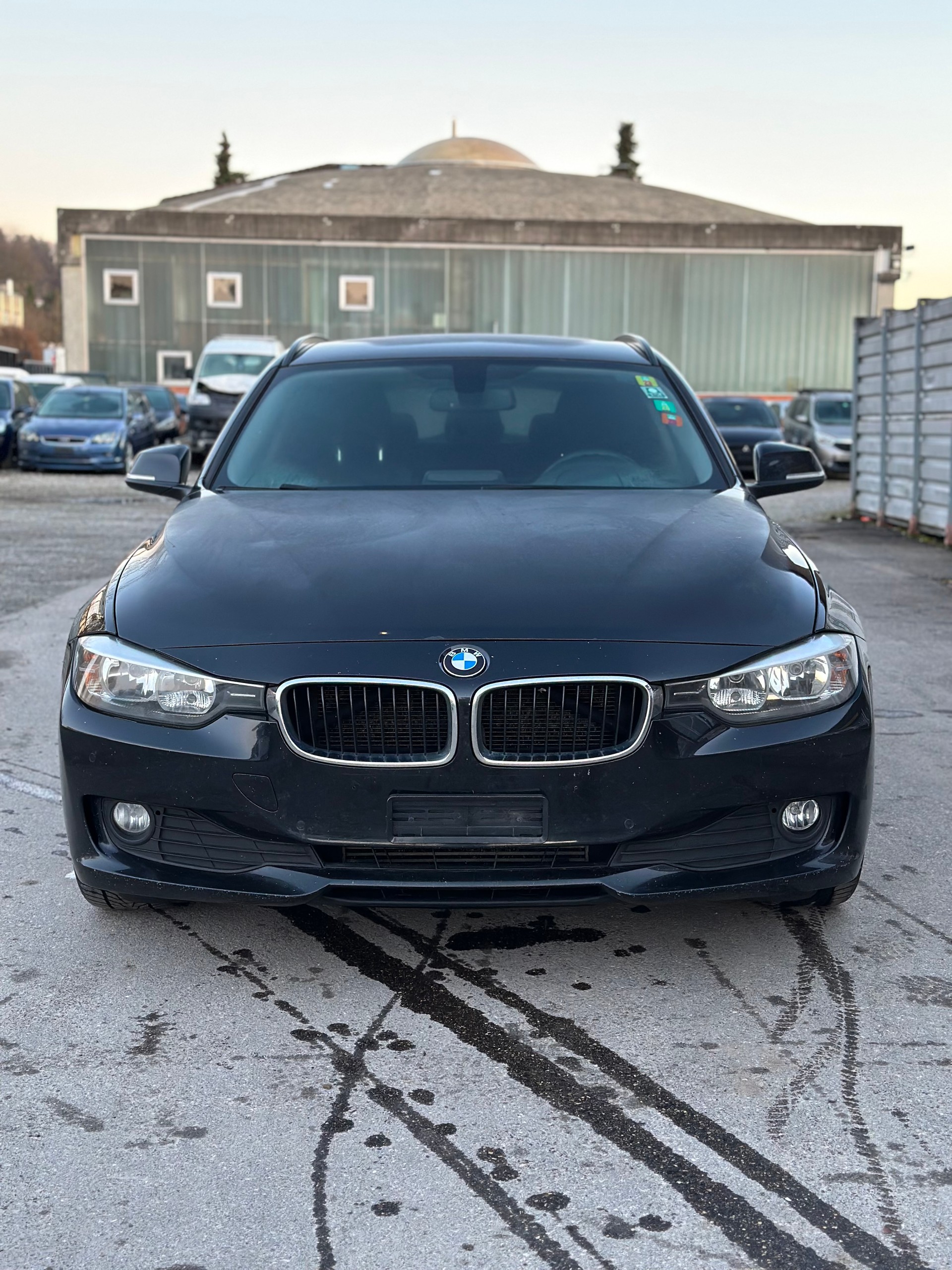BMW 320d Efficient Dynamics Touring-image-4