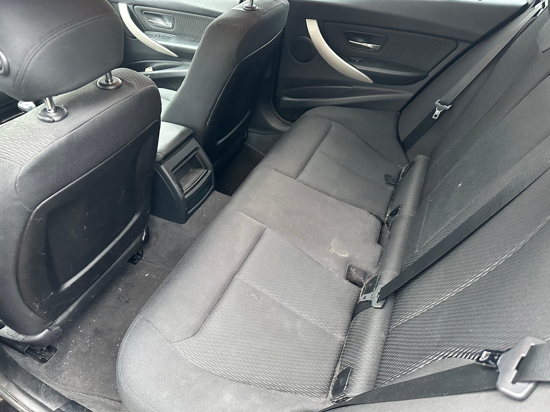 BMW 320d Efficient Dynamics Touring-image-11