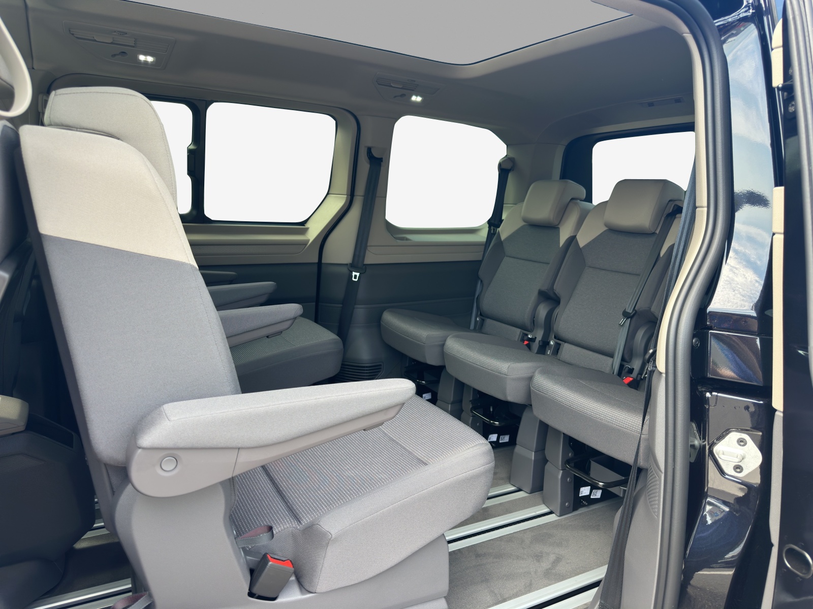 VW Multivan 1.5 eHybrid 4Motion DSG-image-11