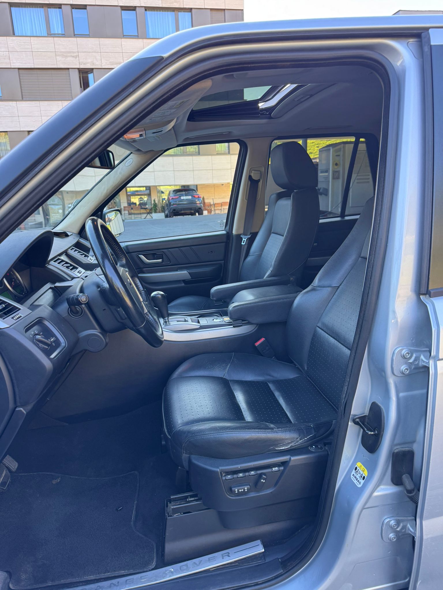 LAND ROVER Range Rover Sport 4.2 V8 SC Automatic-image-9