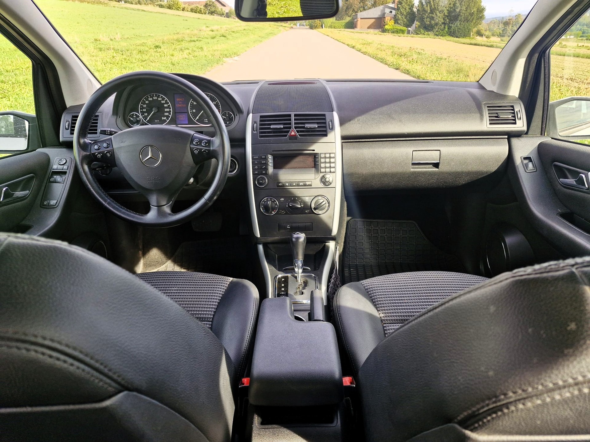 MERCEDES-BENZ A 200 Elégance-image-6