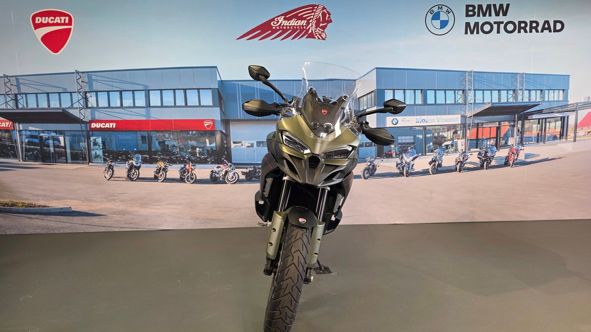 DUCATI Multistrada V2-showroom-element-1