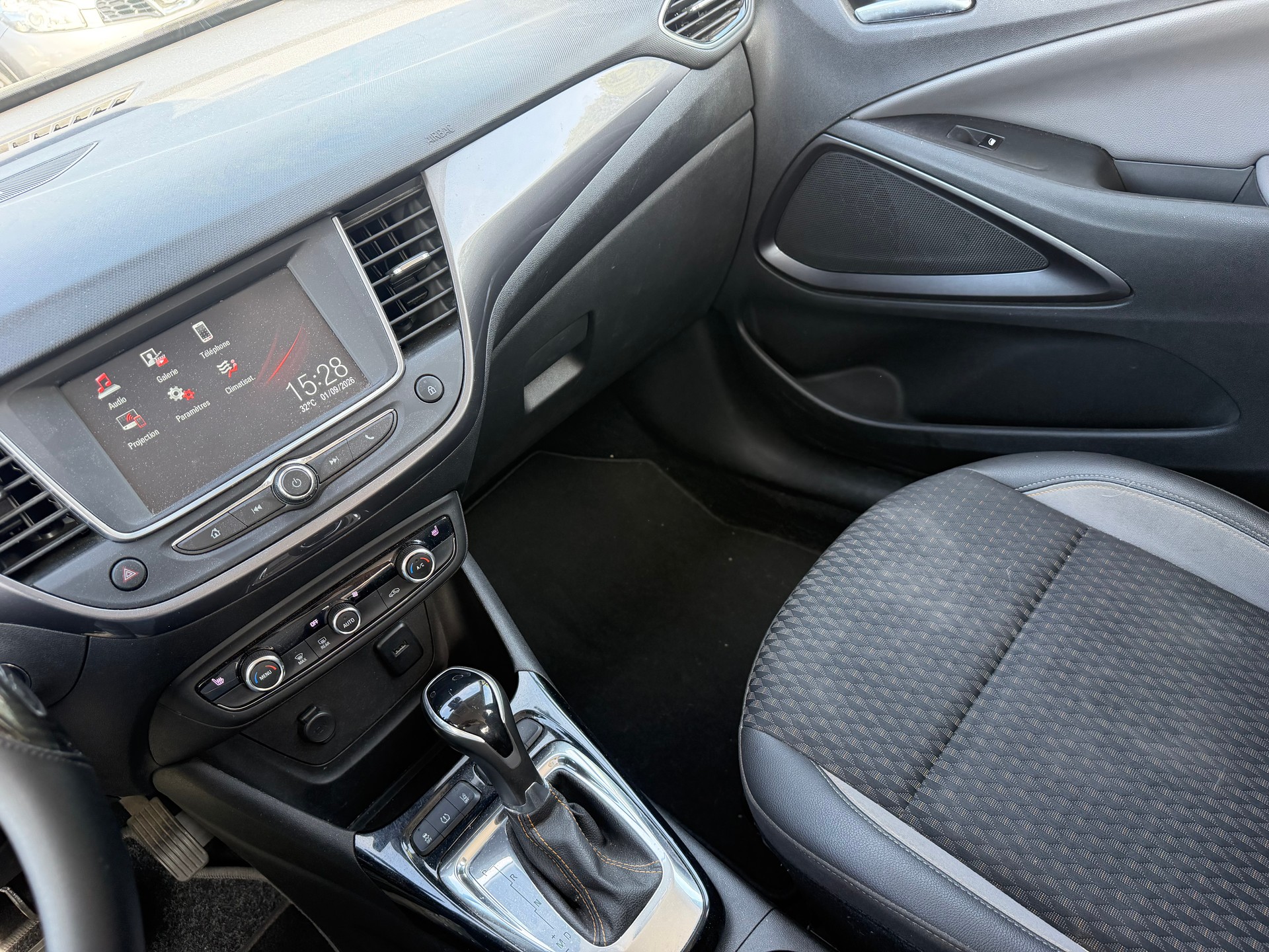 OPEL Crossland X 1.2i Design Line-image-8