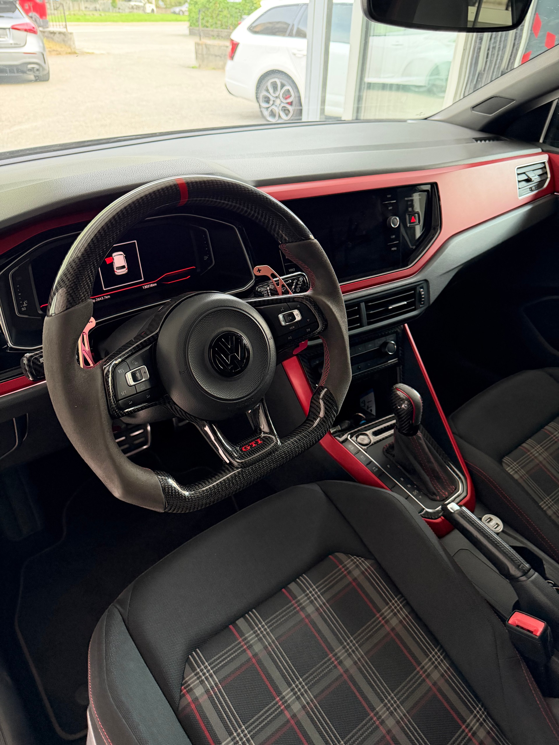 VW Polo 2.0 TSI GTI DSG-image-8