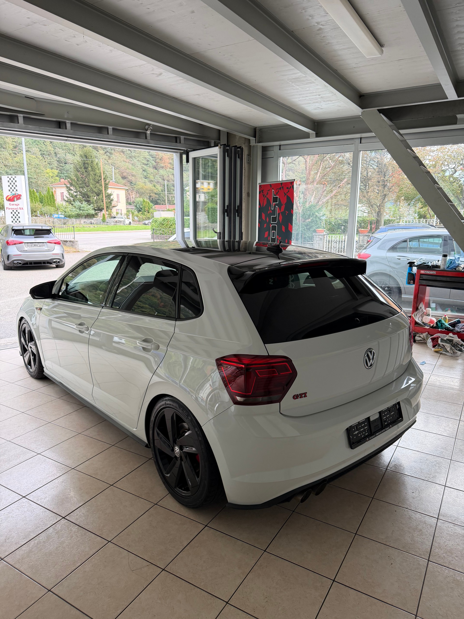 VW Polo 2.0 TSI GTI DSG-image-3