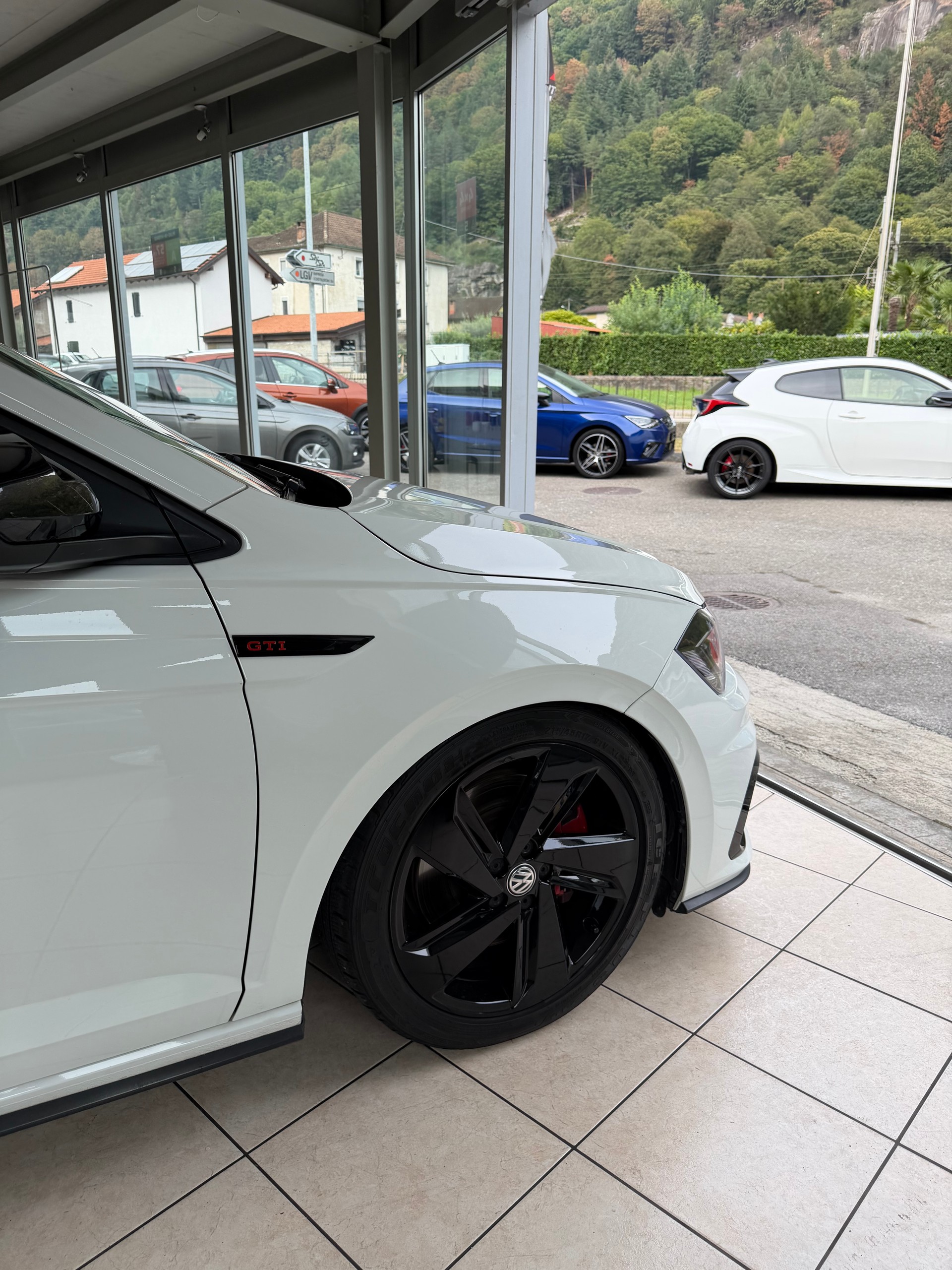 VW Polo 2.0 TSI GTI DSG-image-6