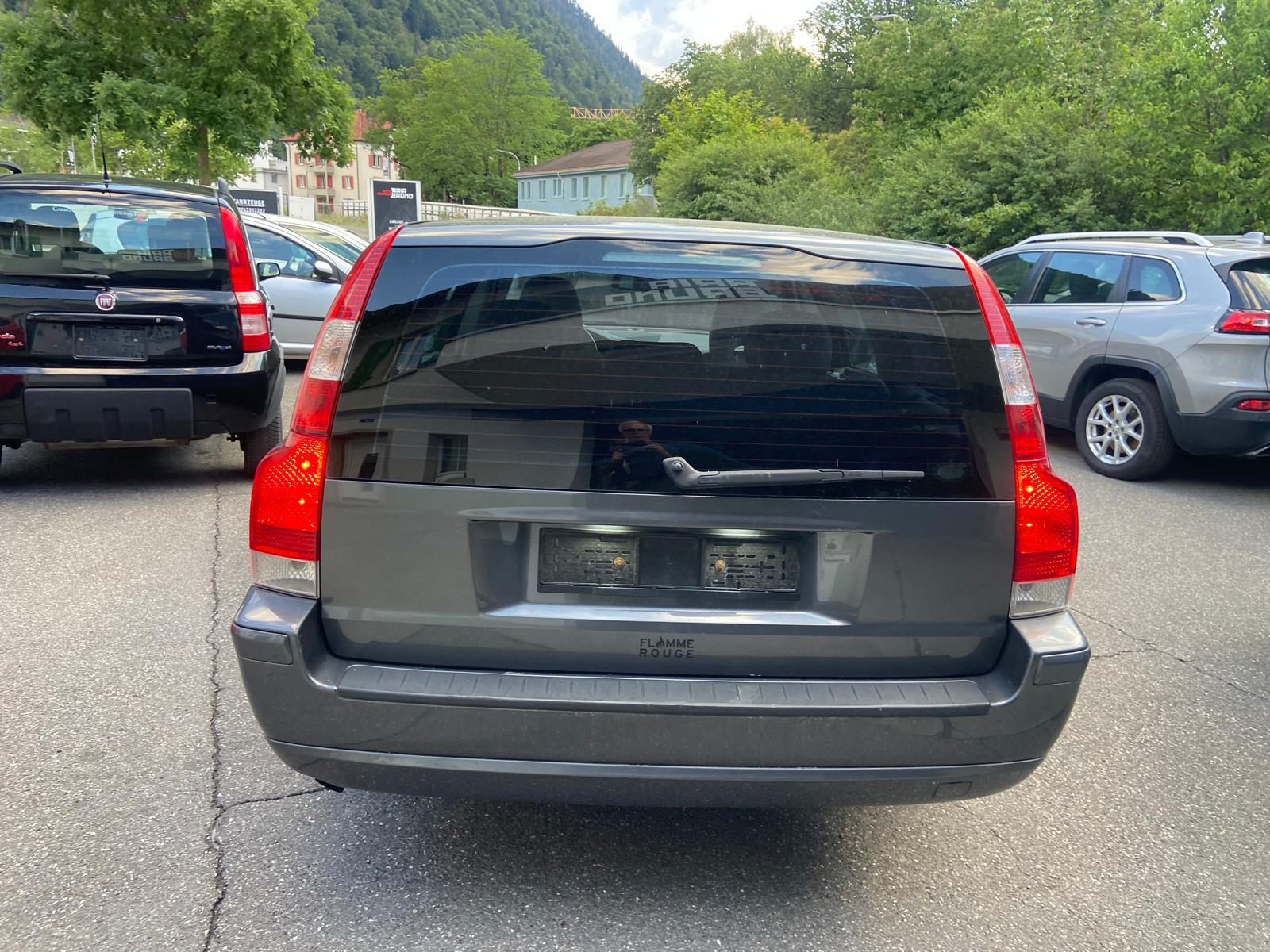 VOLVO V70 2.0T Summum-image-3