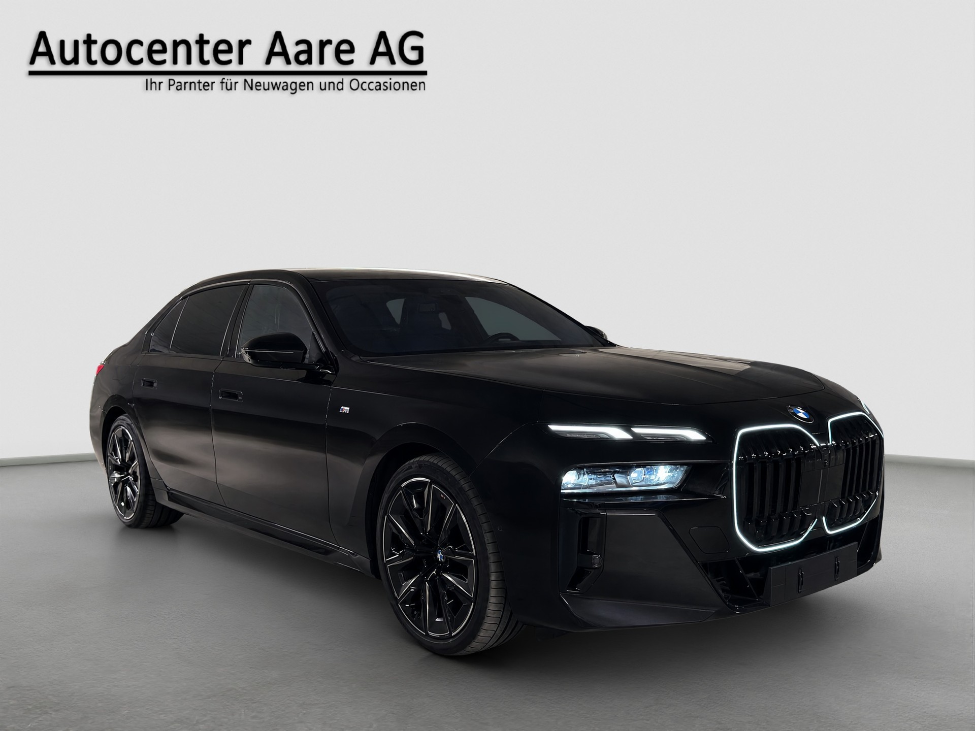 BMW 740d xDrive 48V M Sport Pro | EXECUTIVE LOUNGE SEATING | NP 194'240-image-0