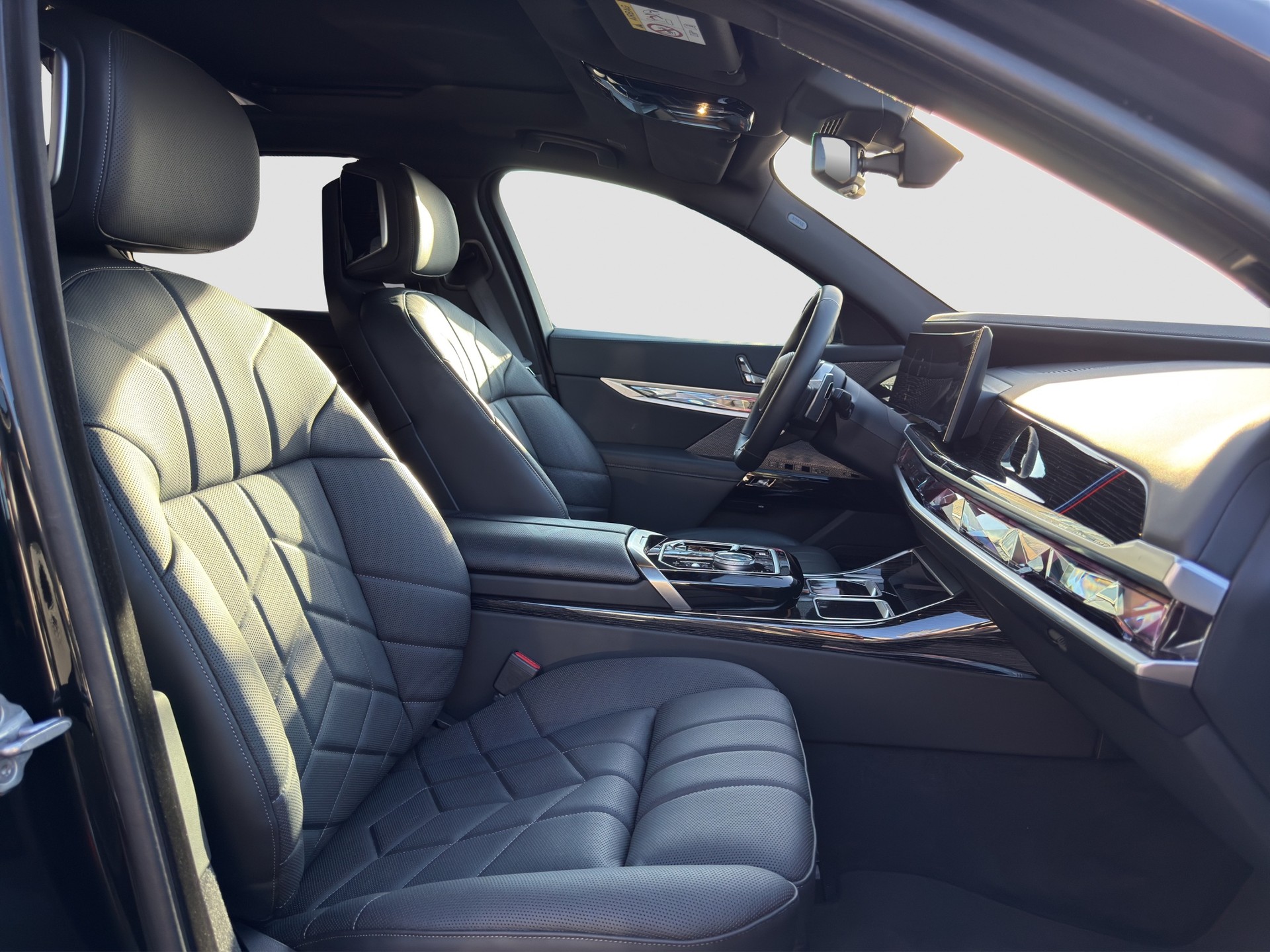 BMW 740d xDrive 48V M Sport Pro | EXECUTIVE LOUNGE SEATING | NP 194'240-image-11