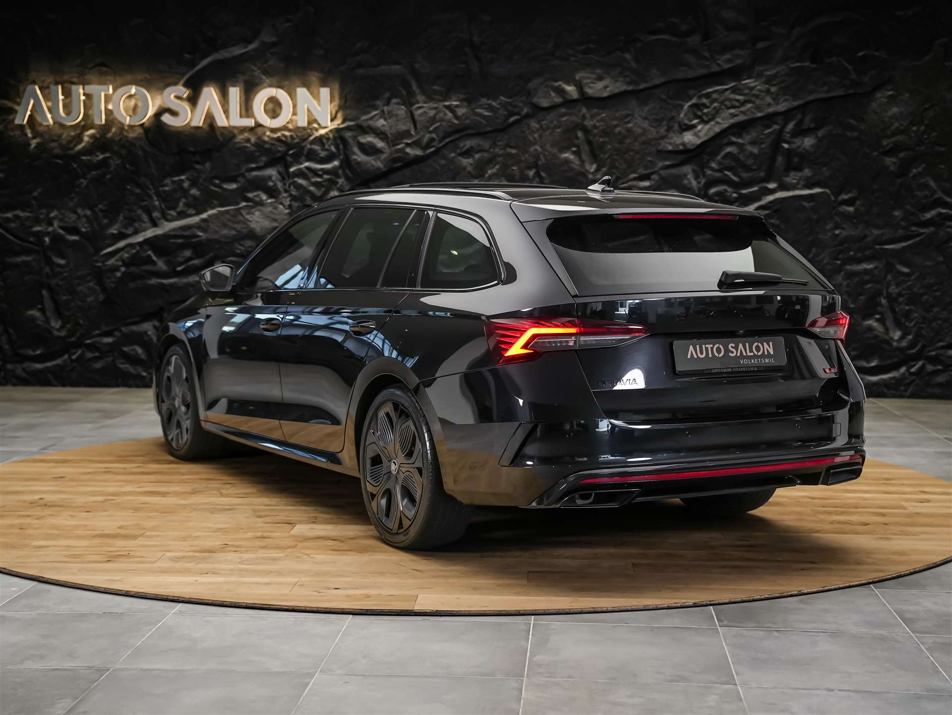SKODA Octavia Combi 2.0 TSI DSG RS *Werksgarantie*Panorama*Head Up Display*Abstandsregler*-image-2