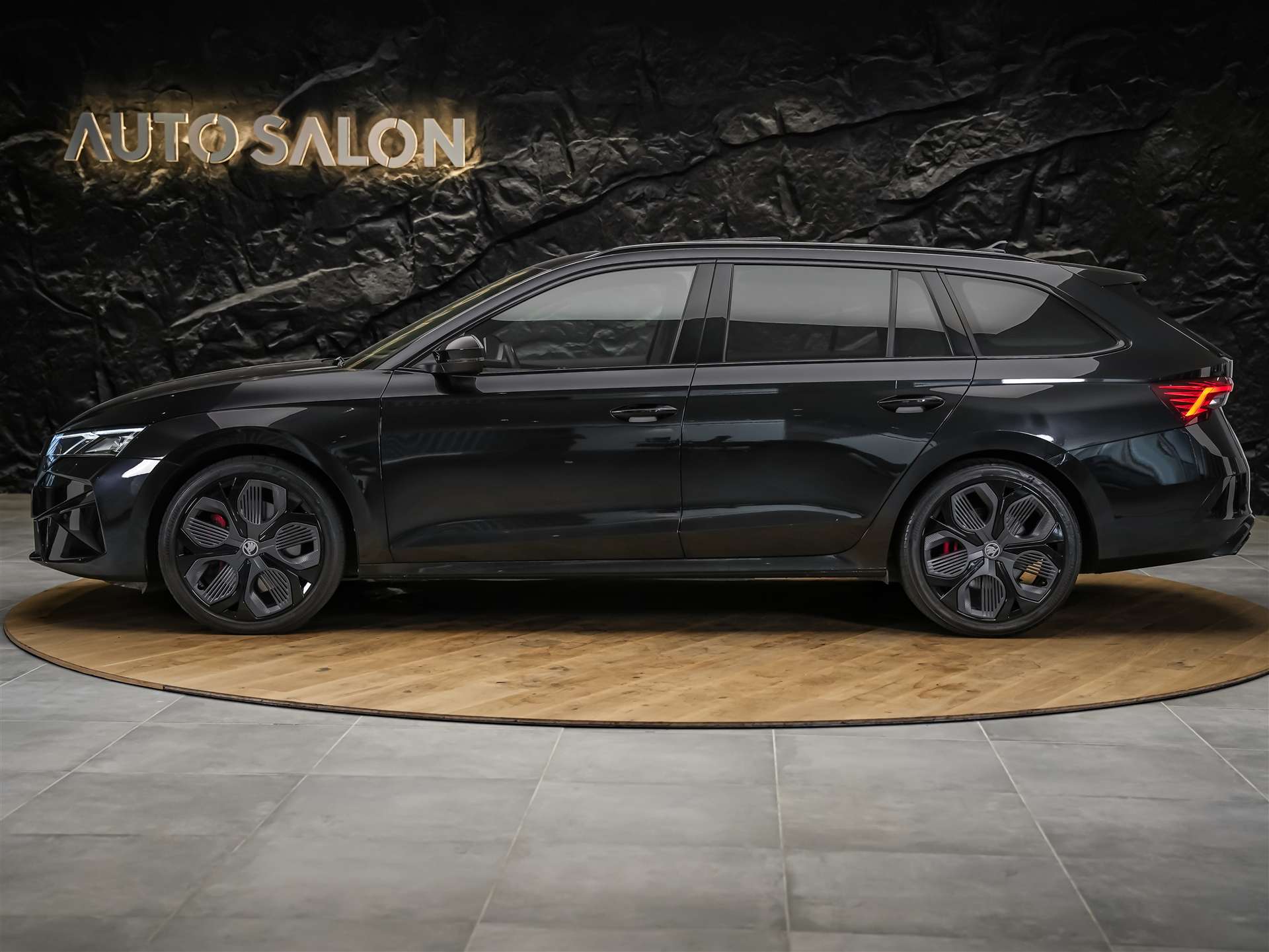 SKODA Octavia Combi 2.0 TSI DSG RS *Werksgarantie*Panorama*Head Up Display*Abstandsregler*-image-1
