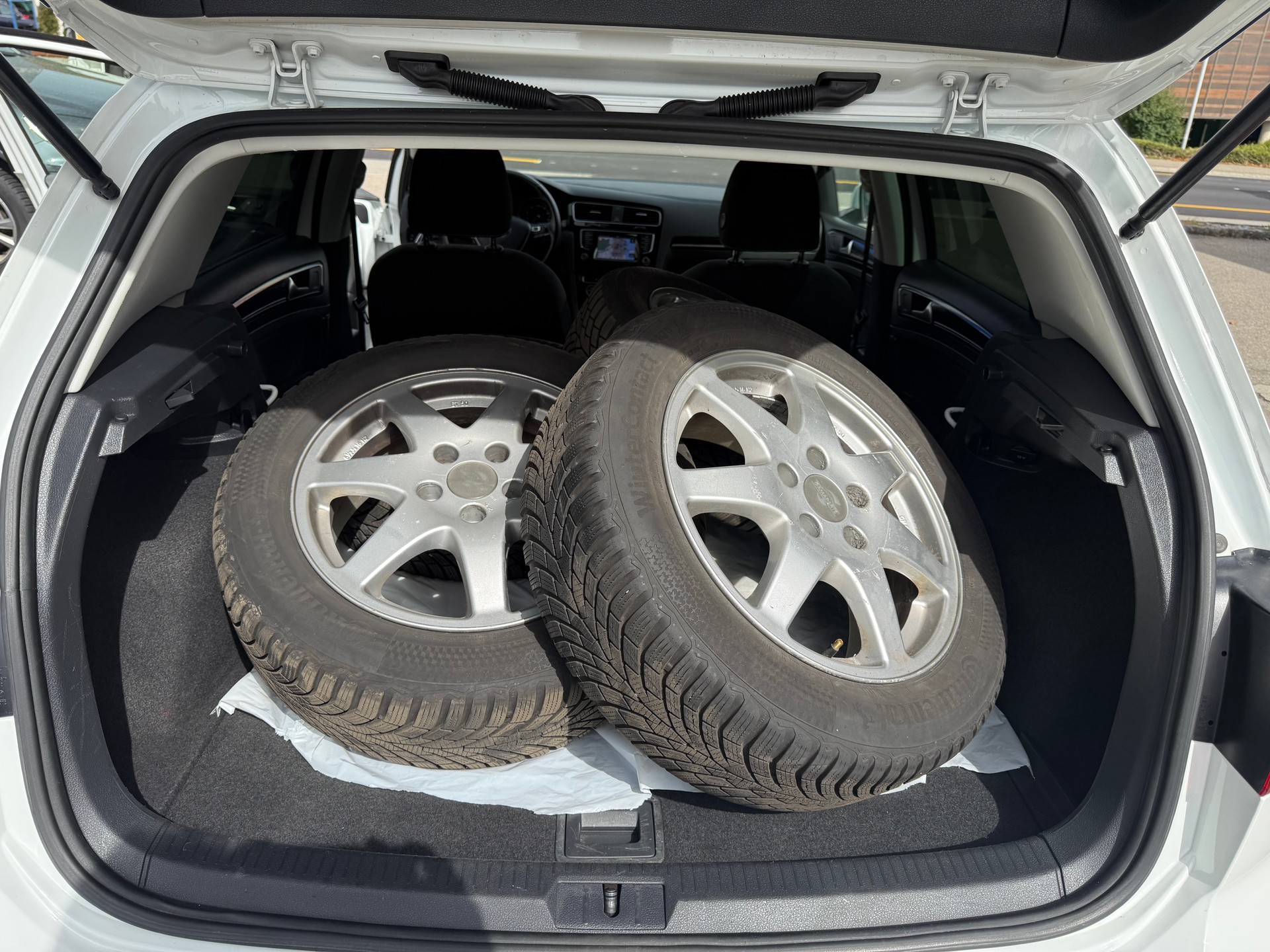 VW Golf 2.0 TDI Comfortline 4Motion-image-11