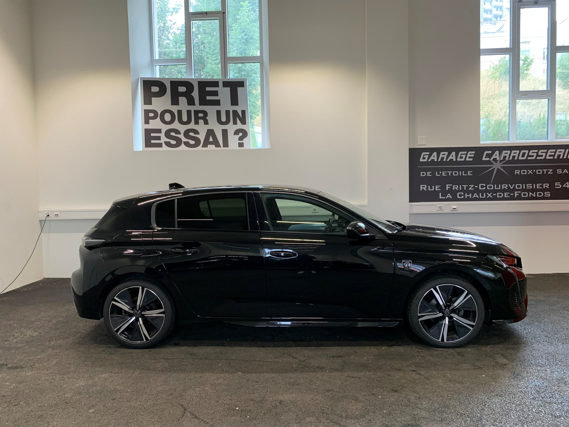PEUGEOT 308 1.2 Pure Tech GT EAT8-image-3