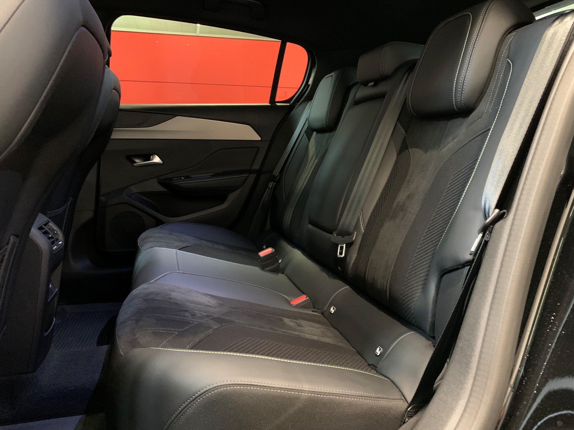 PEUGEOT 308 1.2 Pure Tech GT EAT8-image-9