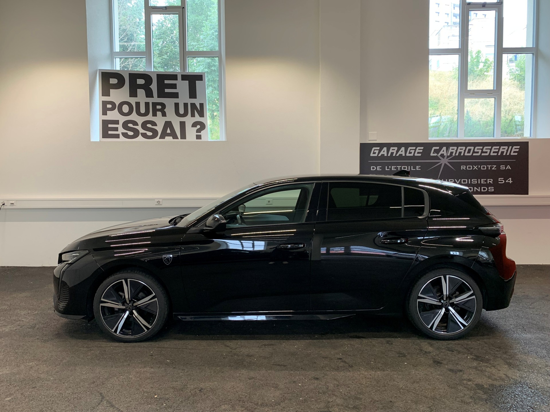 PEUGEOT 308 1.2 Pure Tech GT EAT8-image-4