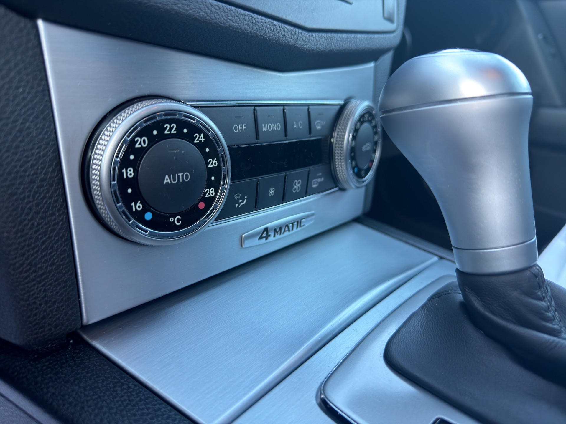 MERCEDES-BENZ C 250 CDI BlueEff. Elégance 4Matic 7G-Tronic-image-15