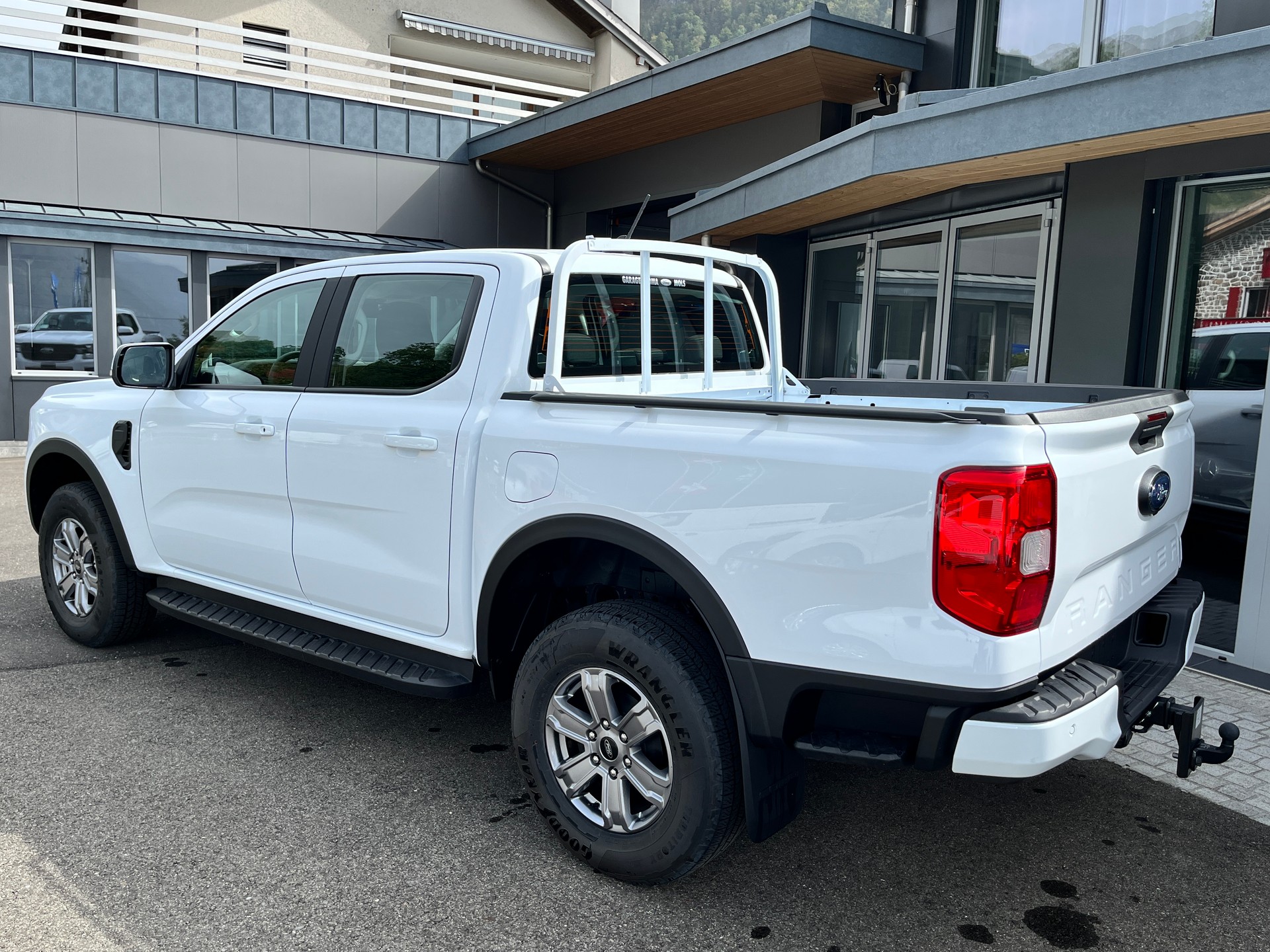 FORD Ranger XLT 2.0 Eco Blue 4x4-image-3