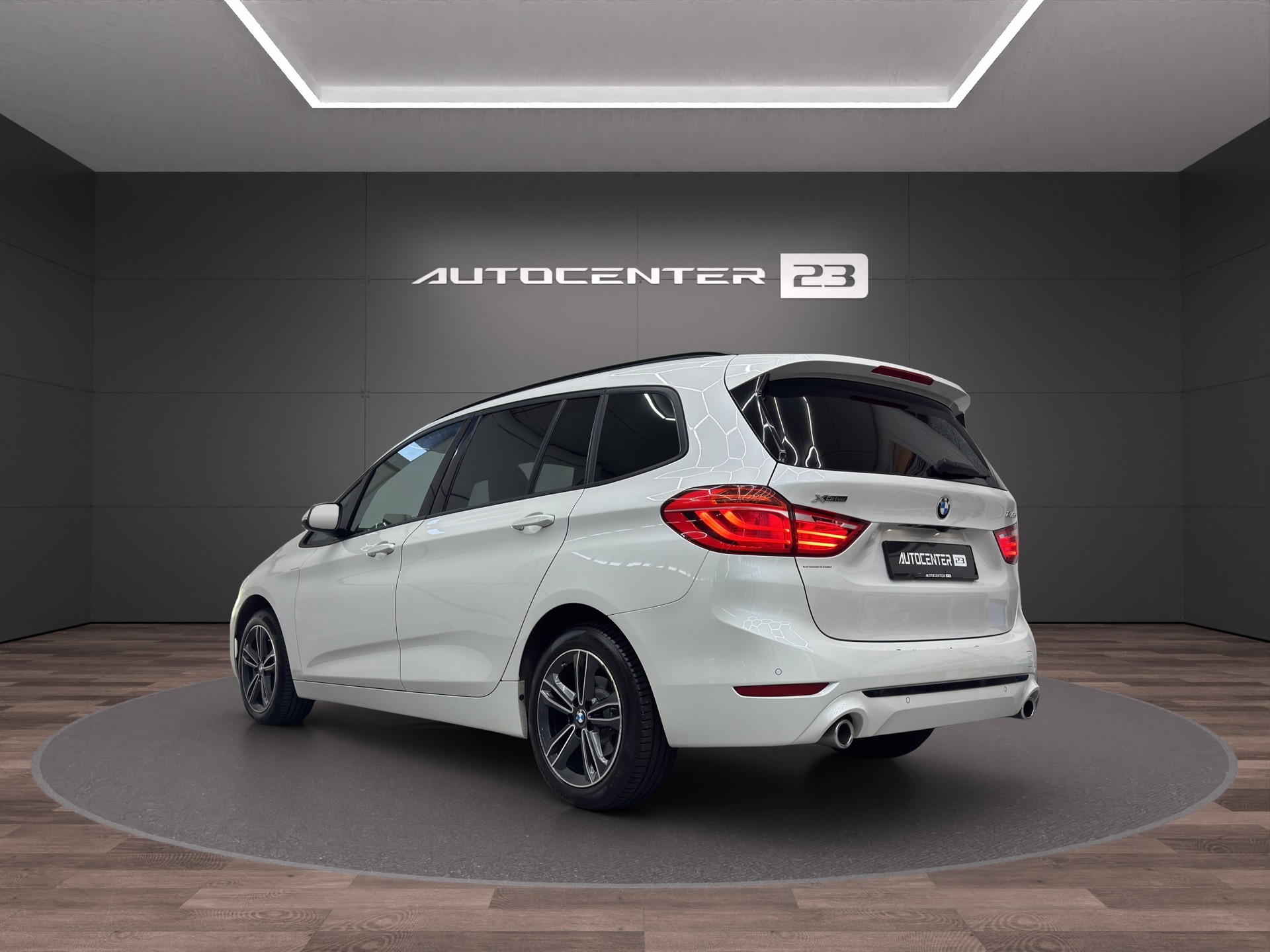 BMW 218d xDrive Gran Tourer Steptronic Sport Line-image-2