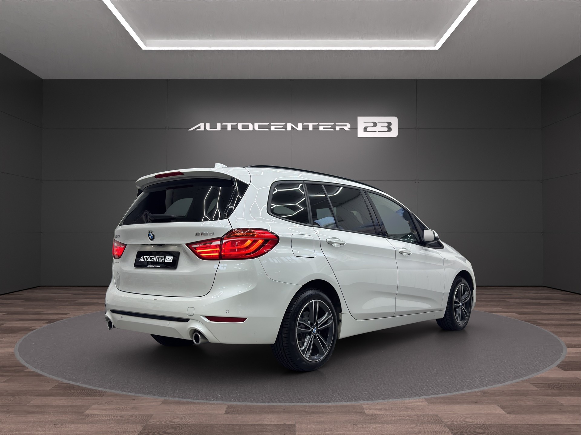 BMW 218d xDrive Gran Tourer Steptronic Sport Line-image-4