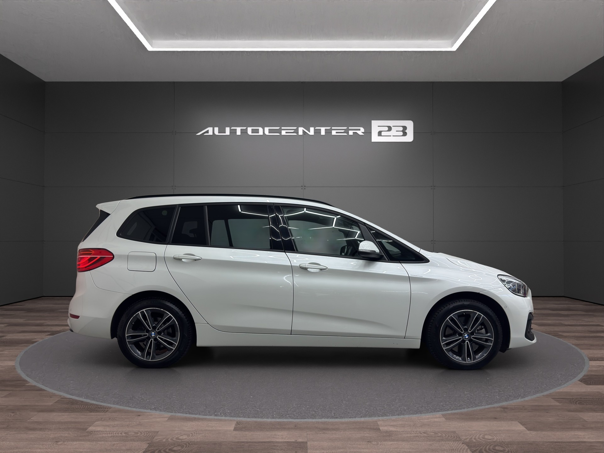 BMW 218d xDrive Gran Tourer Steptronic Sport Line-image-5