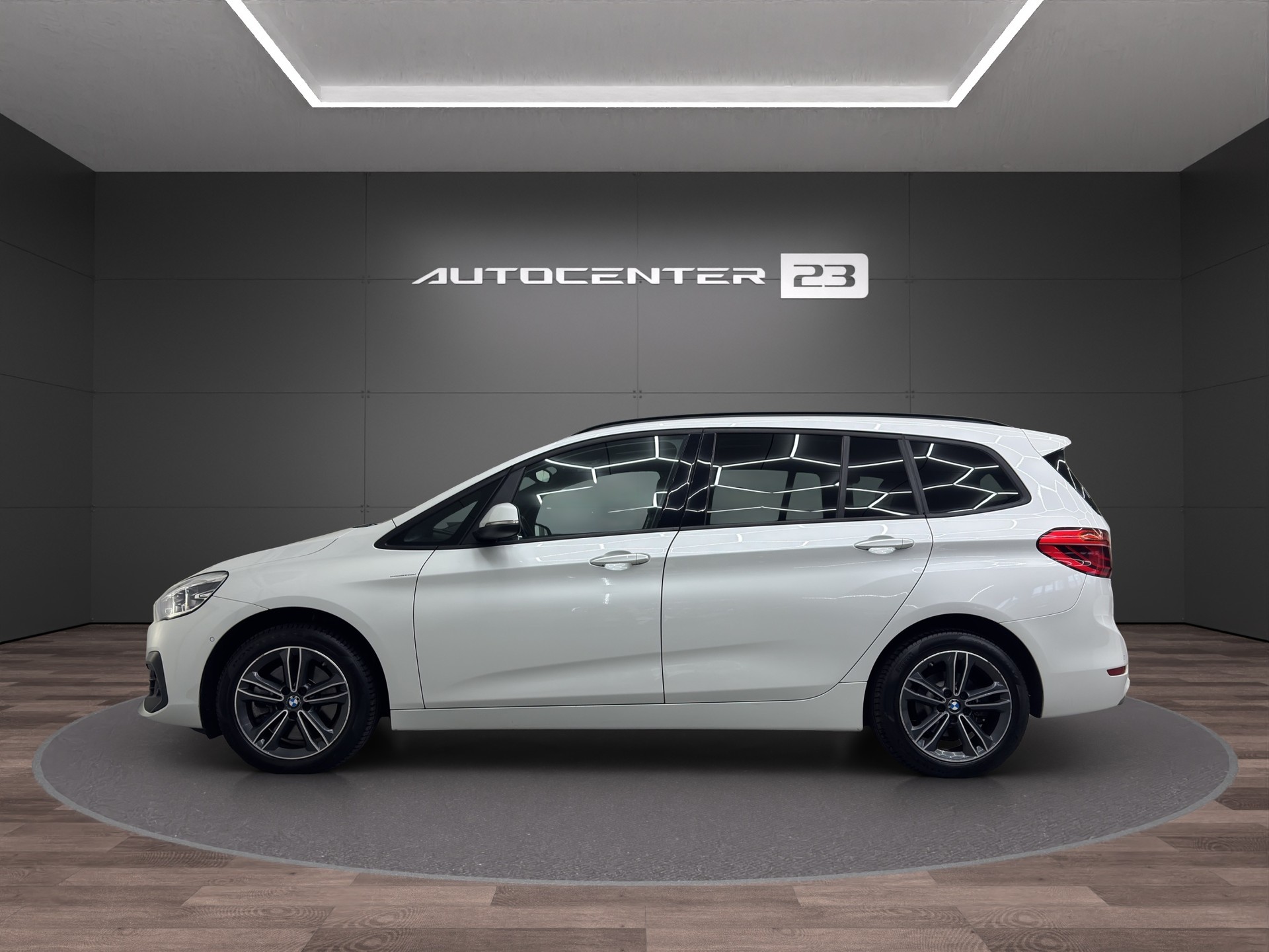 BMW 218d xDrive Gran Tourer Steptronic Sport Line-image-1