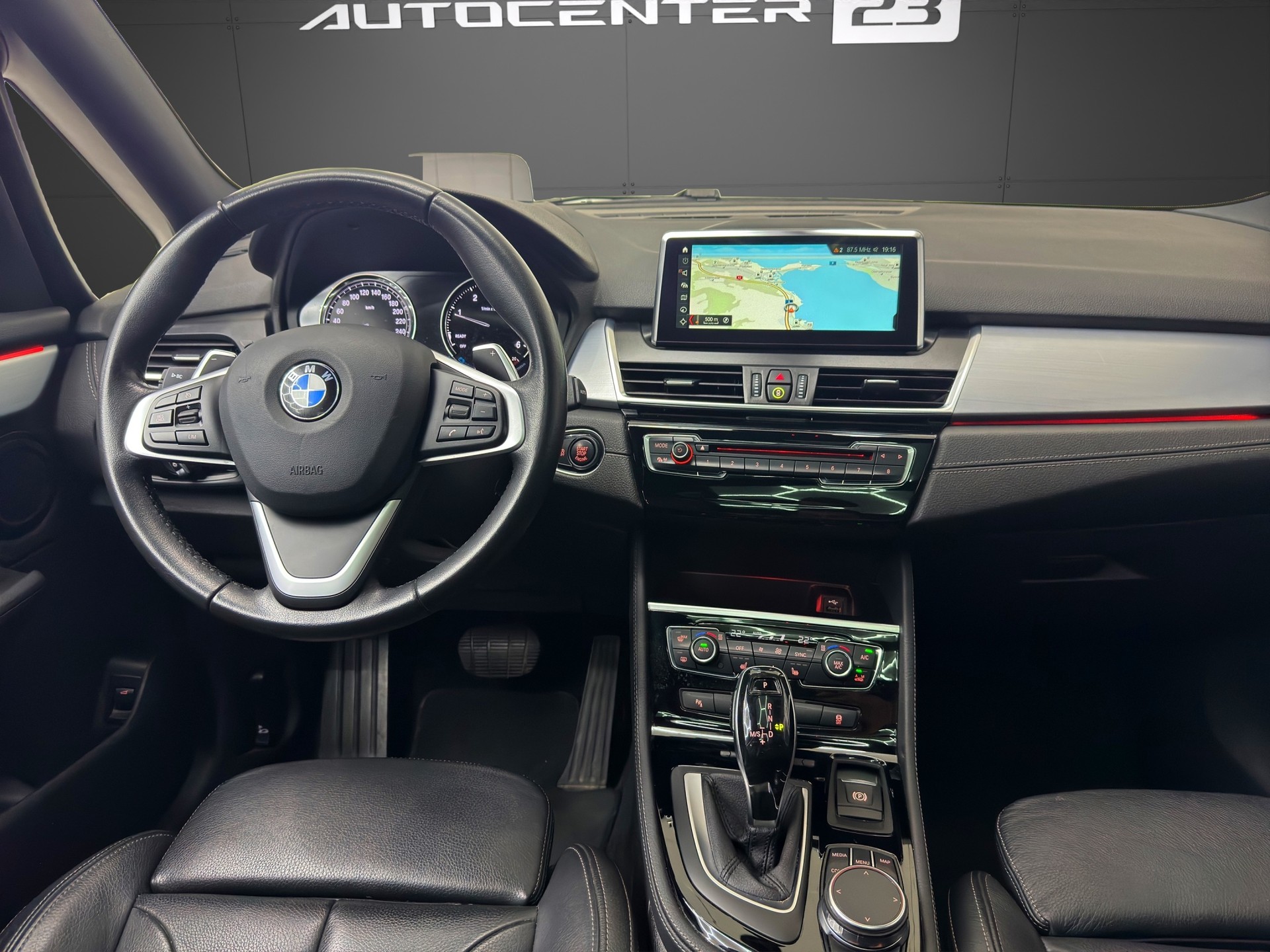 BMW 218d xDrive Gran Tourer Steptronic Sport Line-image-11