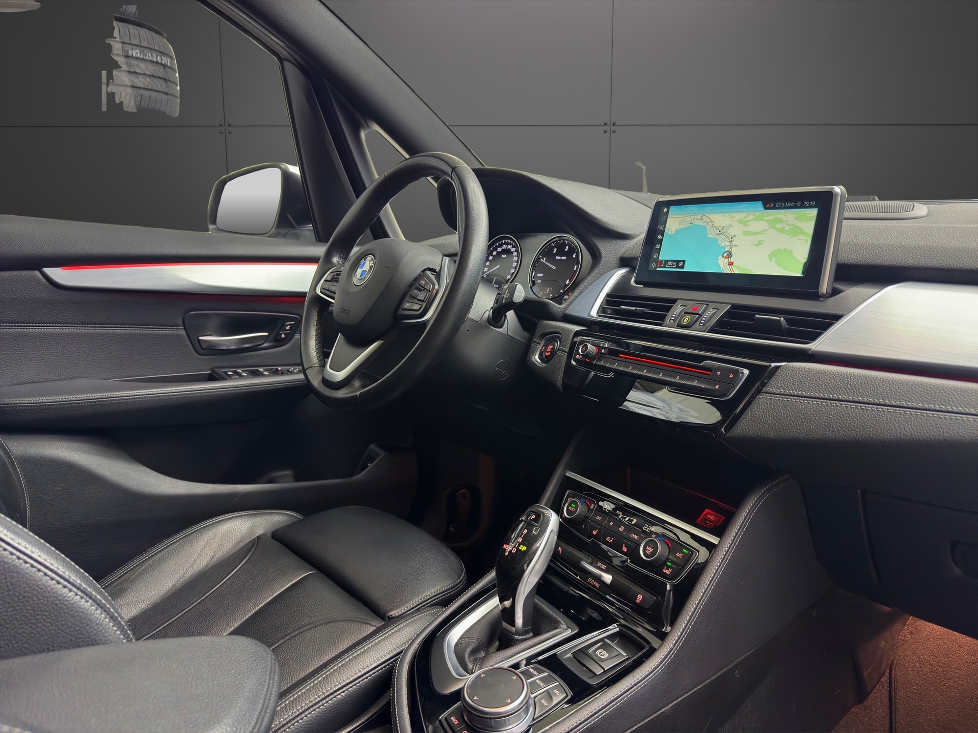 BMW 218d xDrive Gran Tourer Steptronic Sport Line-image-12