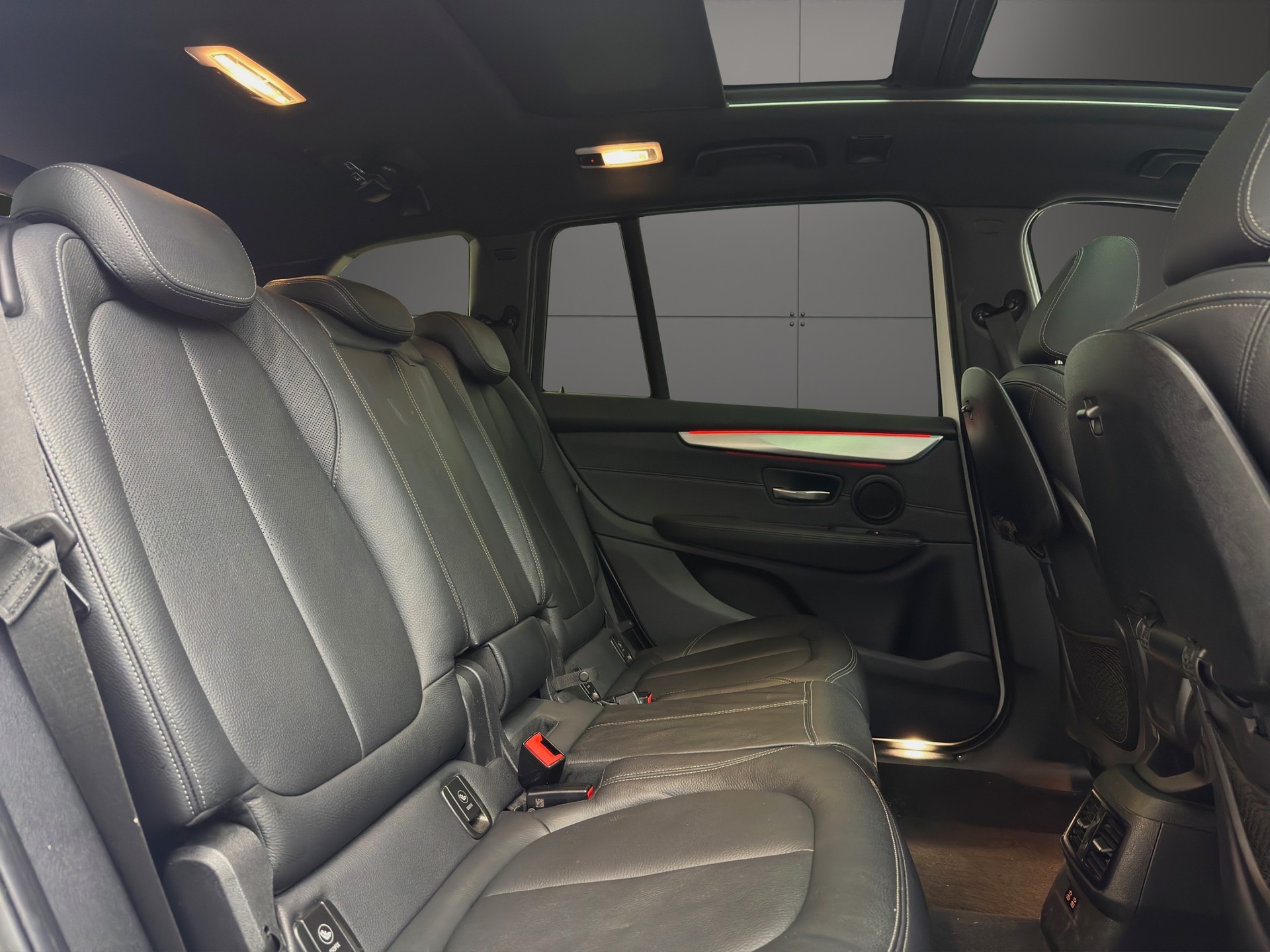 BMW 218d xDrive Gran Tourer Steptronic Sport Line-image-14