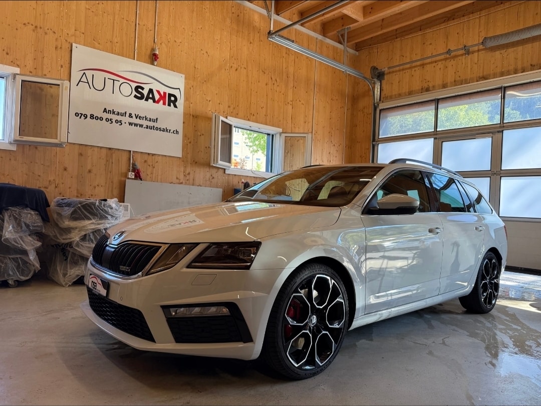 SKODA Octavia Combi 2.0 TSI RS DSG-image-0
