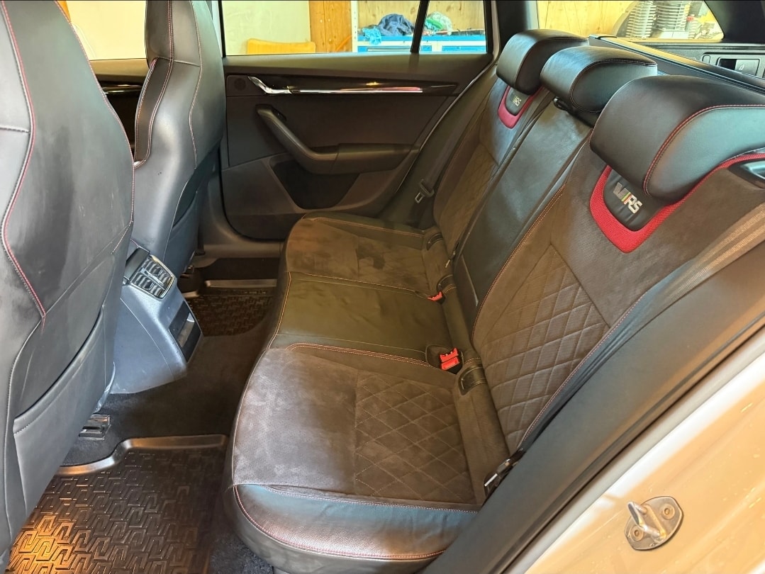 SKODA Octavia Combi 2.0 TSI RS DSG-image-7