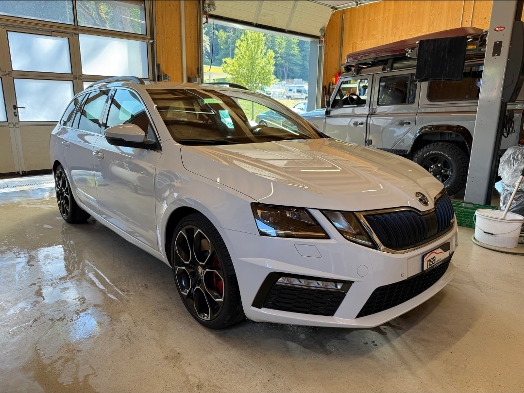SKODA Octavia Combi 2.0 TSI RS DSG-image-2