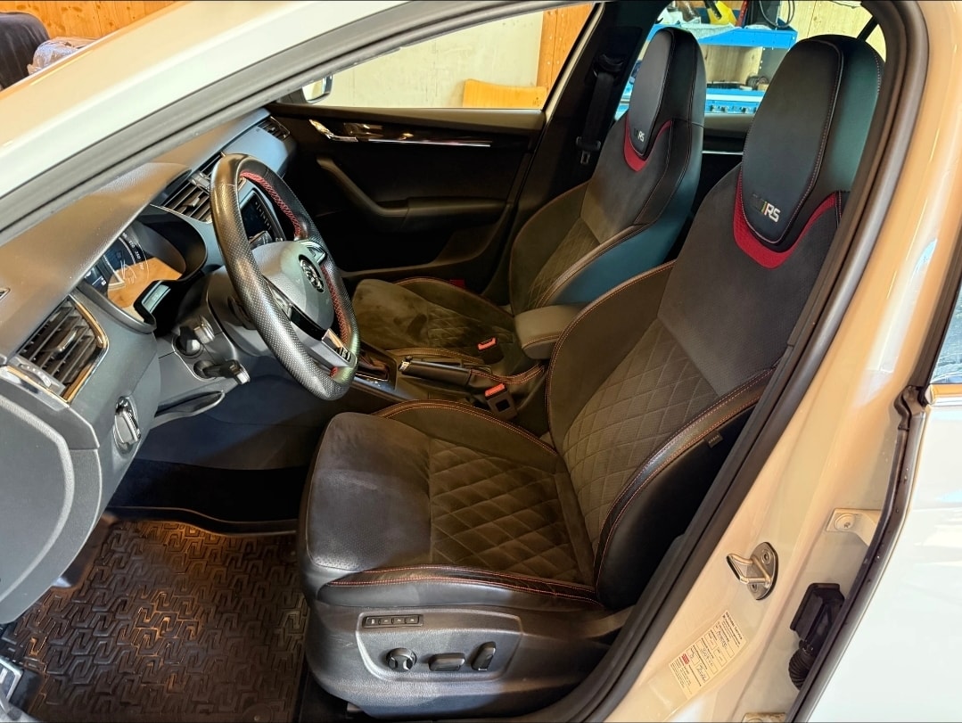SKODA Octavia Combi 2.0 TSI RS DSG-image-6