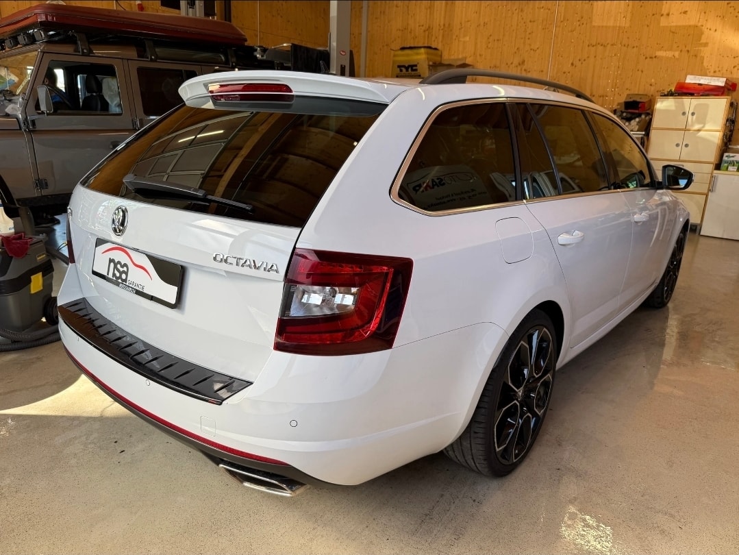 SKODA Octavia Combi 2.0 TSI RS DSG-image-3